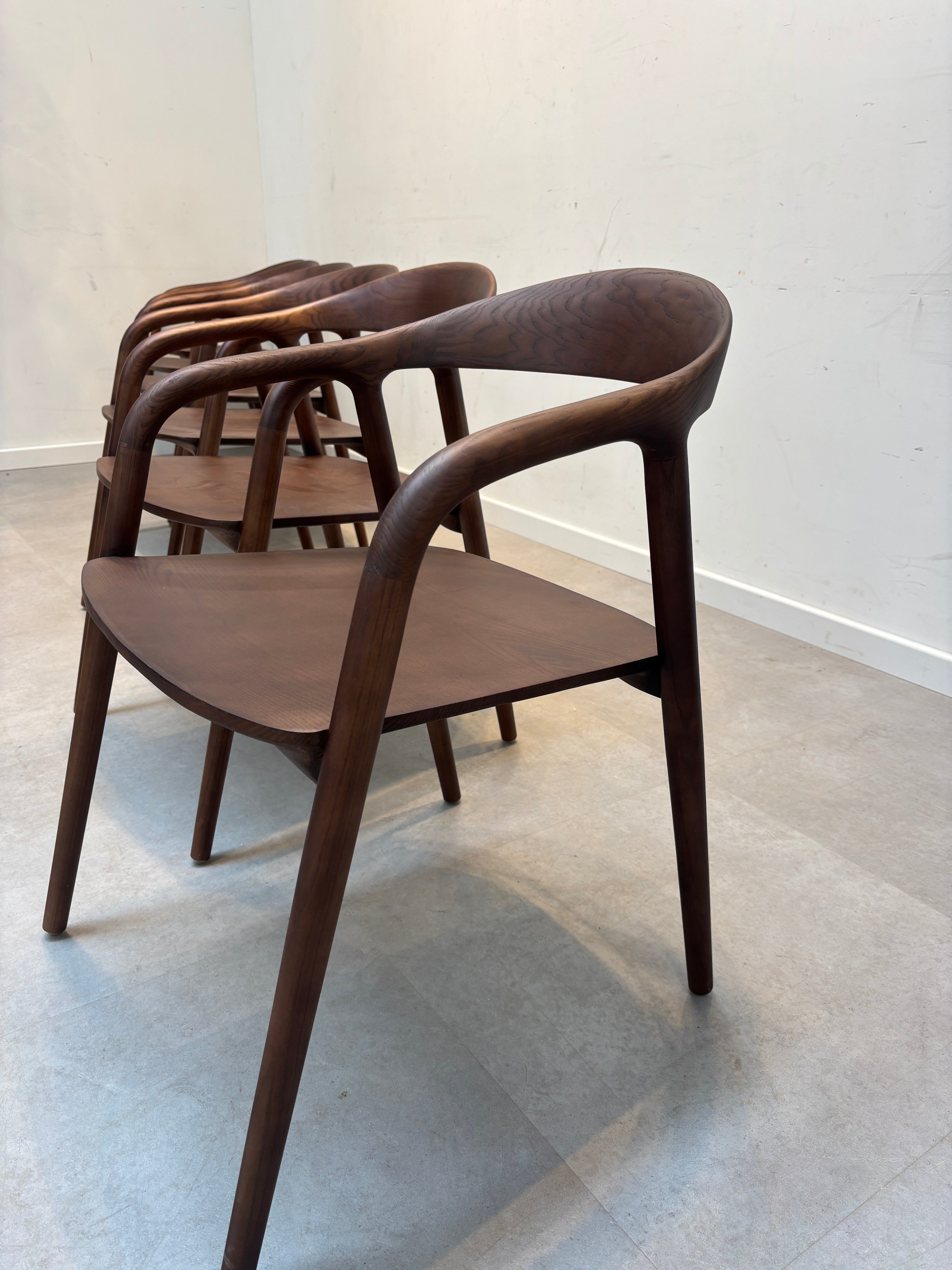 R-Chair in Walnut