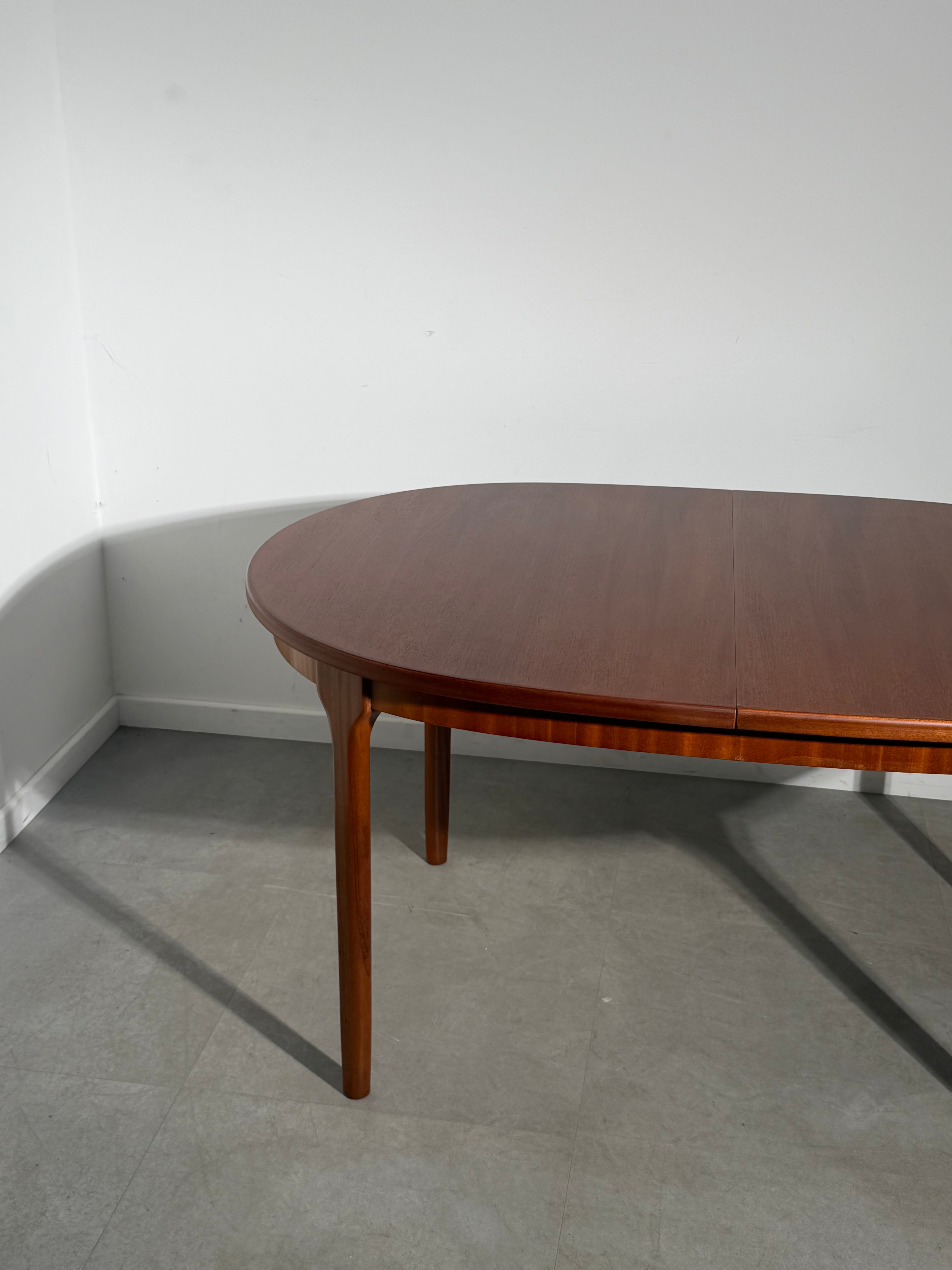 A.H. McIntosh Extendable Teak Dining Table – Mid-Century Modern