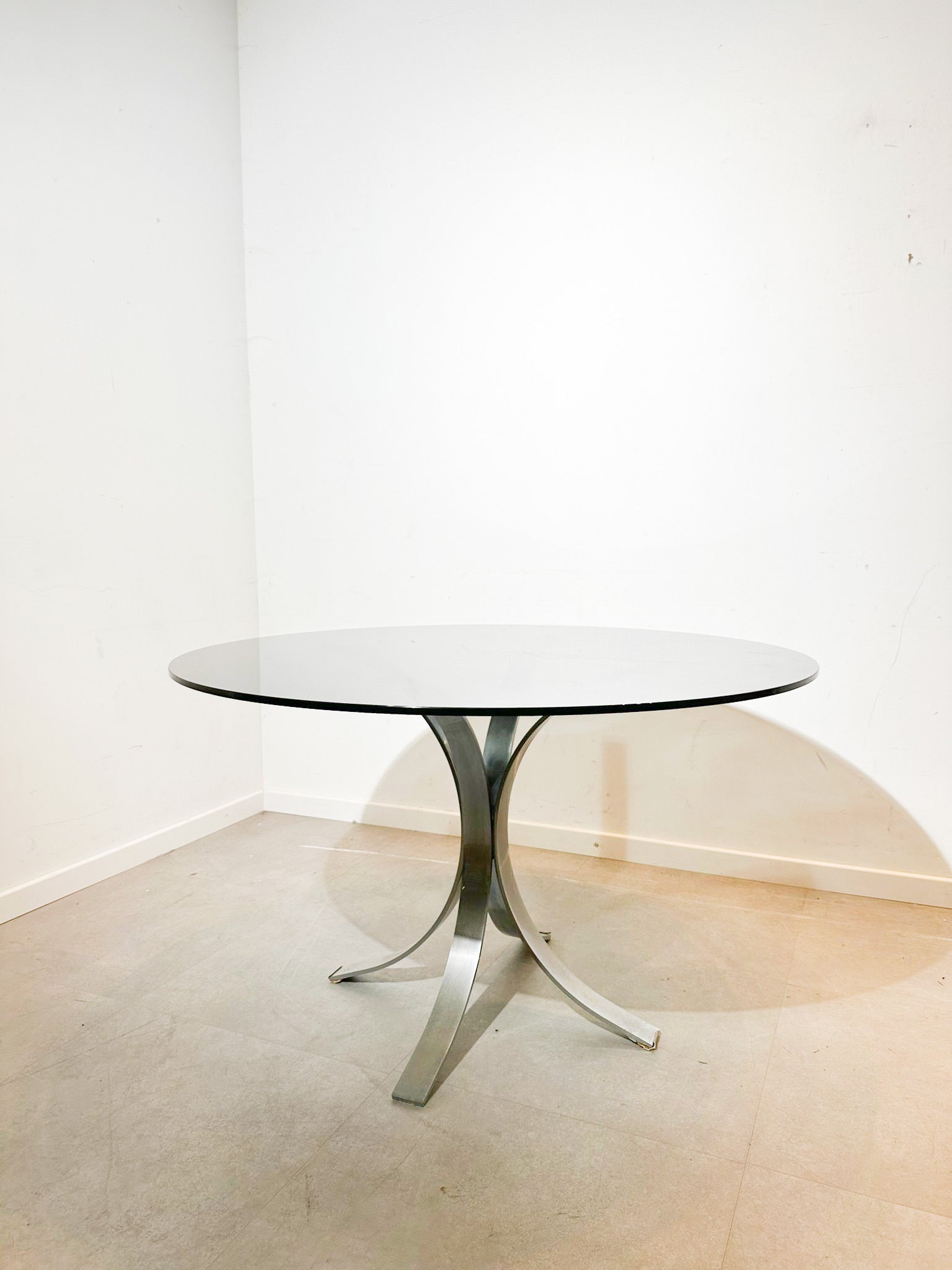 Round Dining Table – Attributed to Osvaldo Borsani (Not Marked)