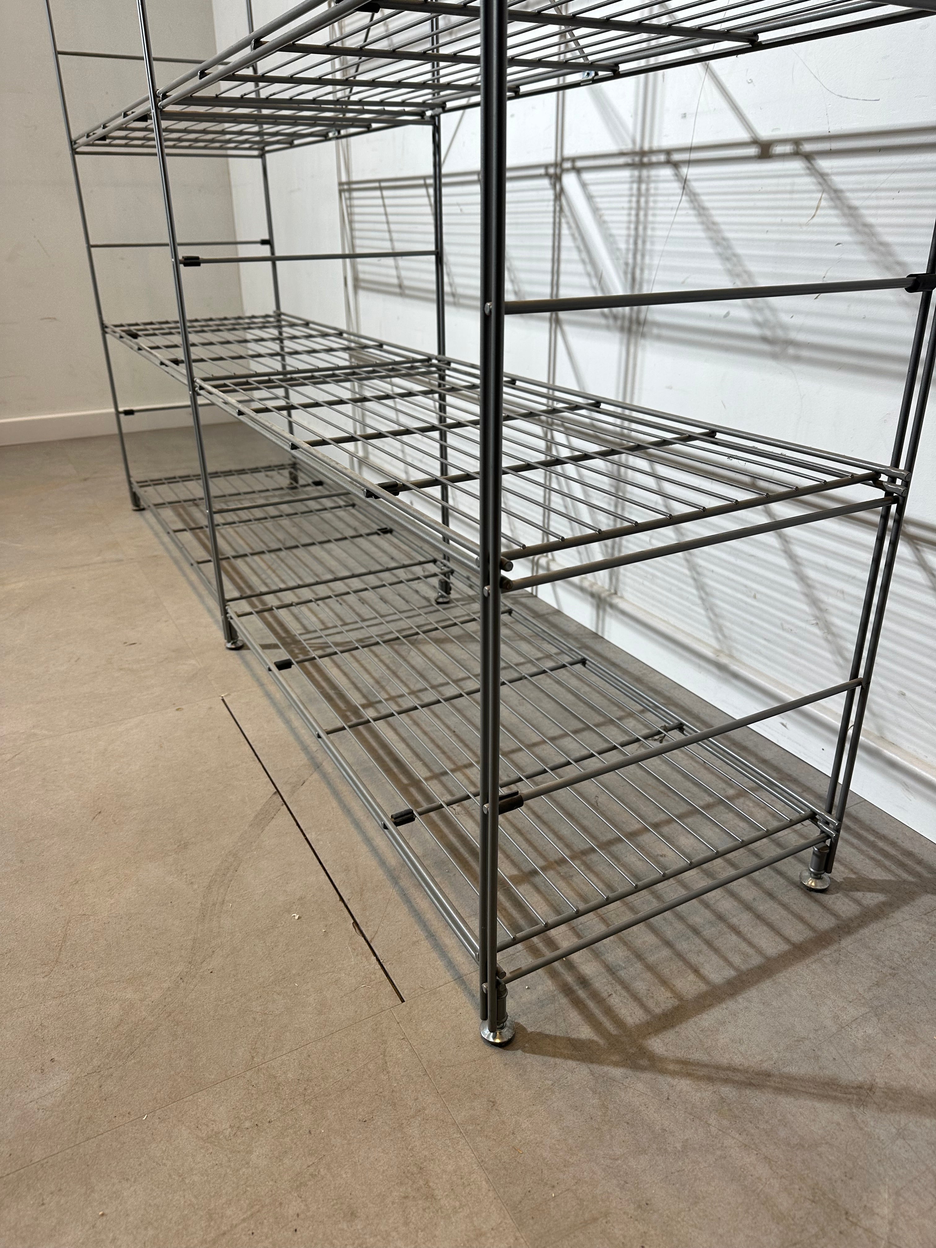 Industriële metalen draadplankunit