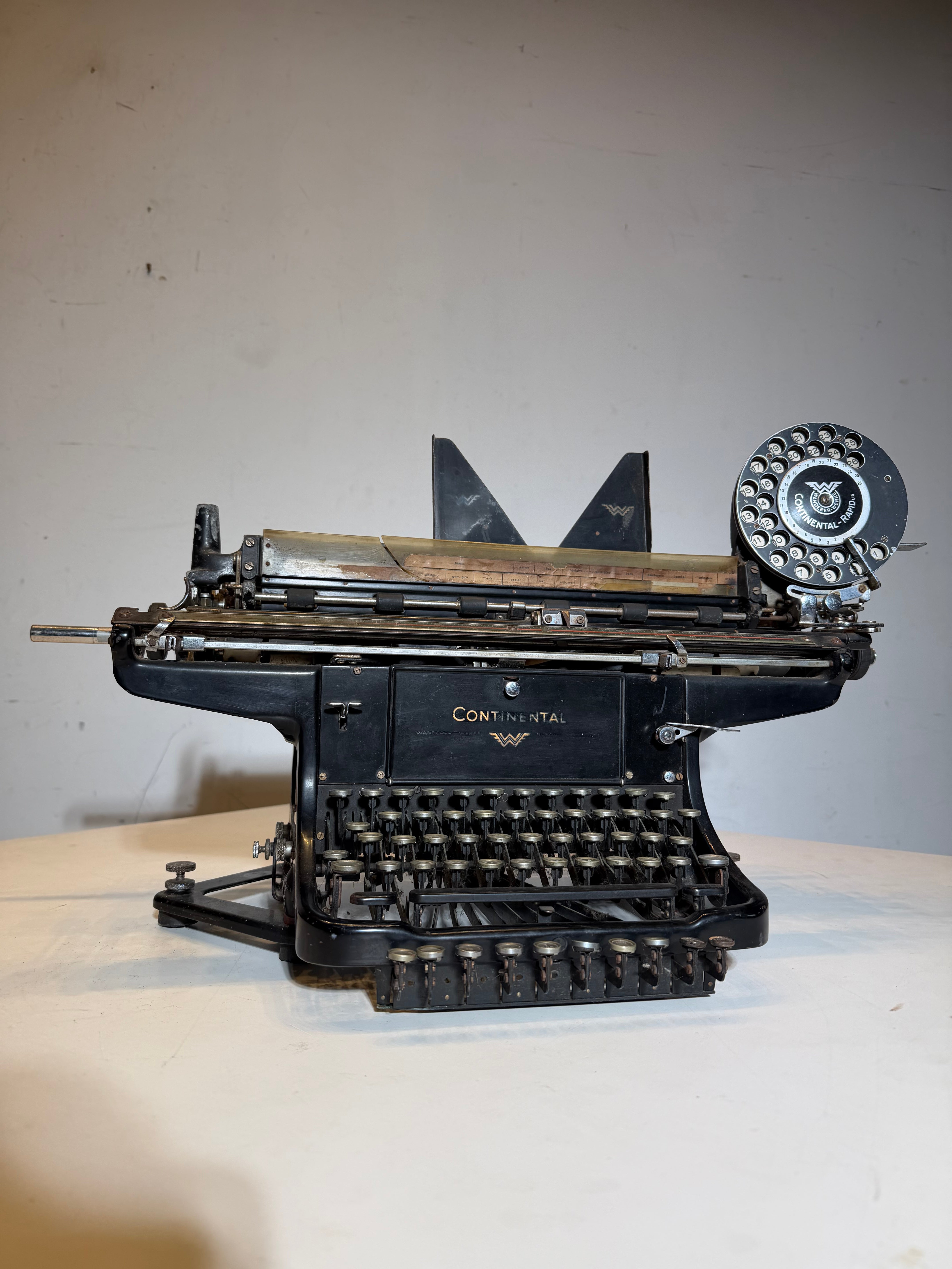 Machine à écrire Continental Rapidus antique – design allemand vintage
