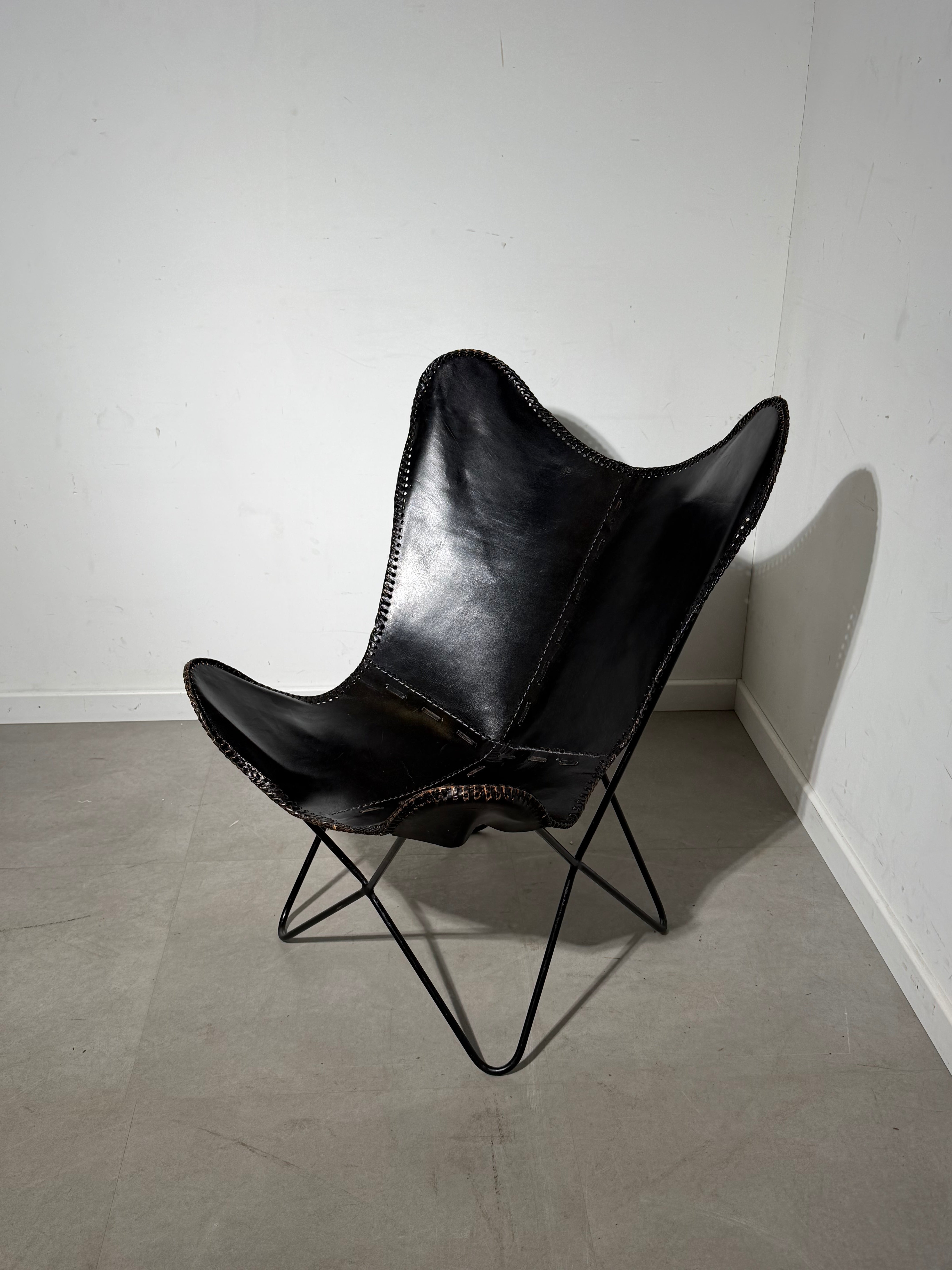 Vintage Butterfly Chair Black Leather – Mid Century Sling Chair