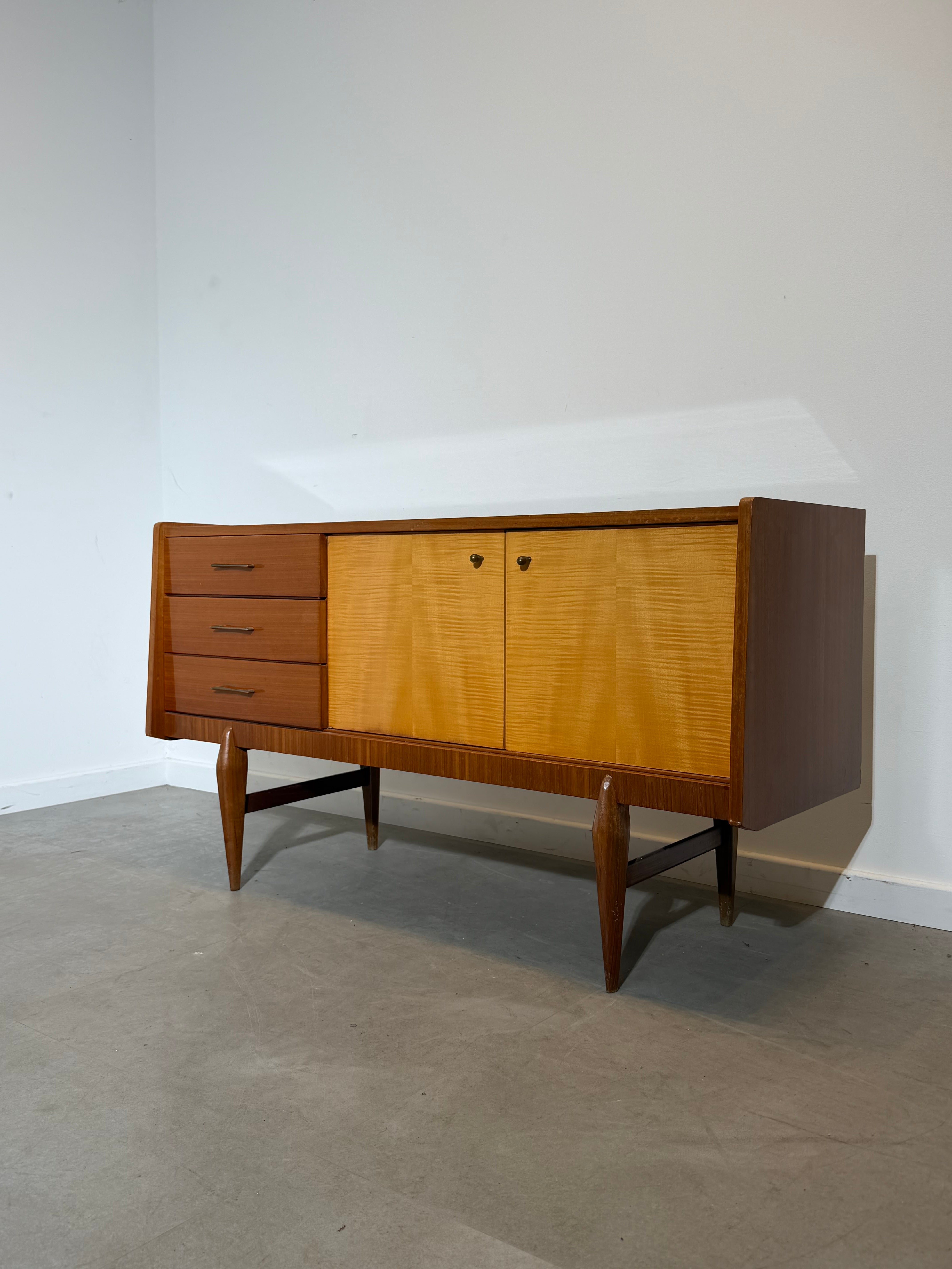 Mid-Century Modern Sideboard – 1950s/60s