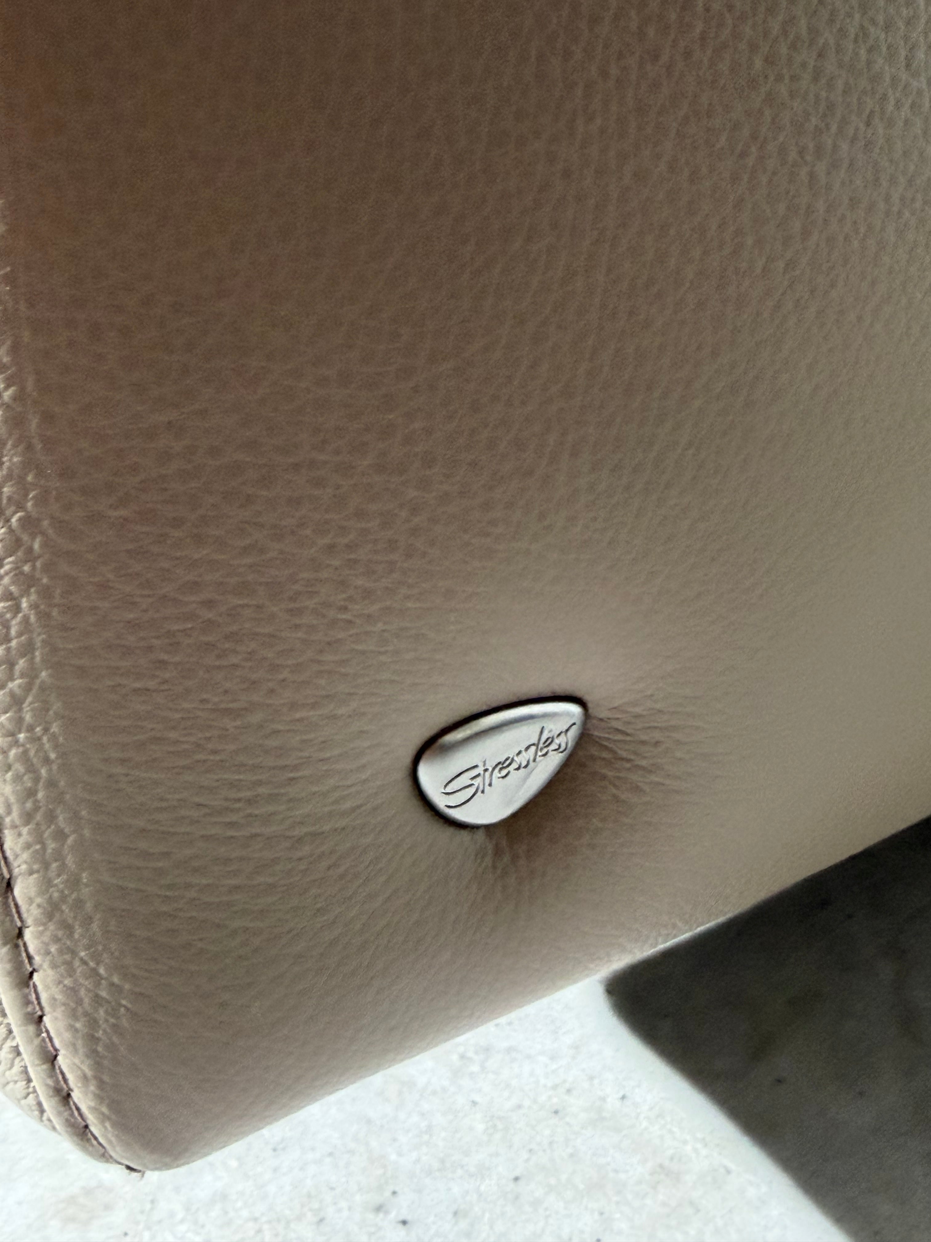 Stressless Stella 2,5-zitsbank – Taupekleurig leer