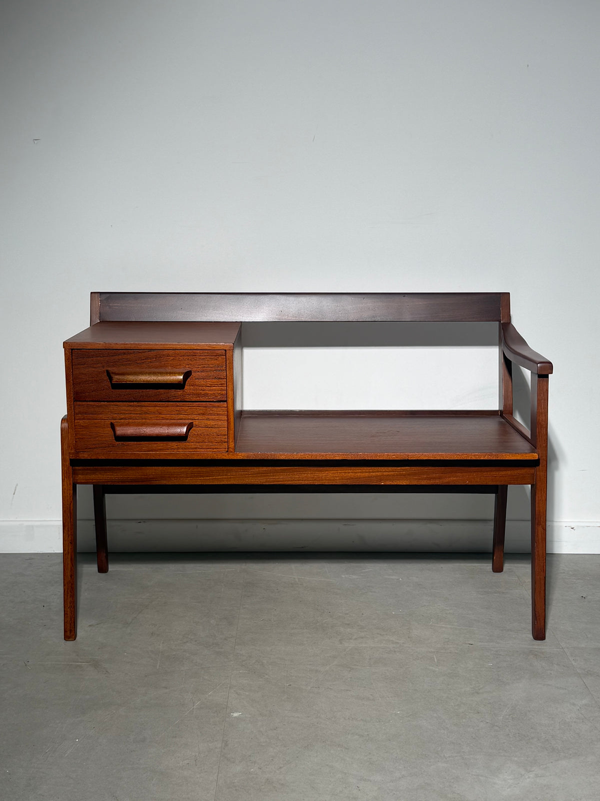 Chippy Heath Teak Telephone Table – British Mid-Century Modern