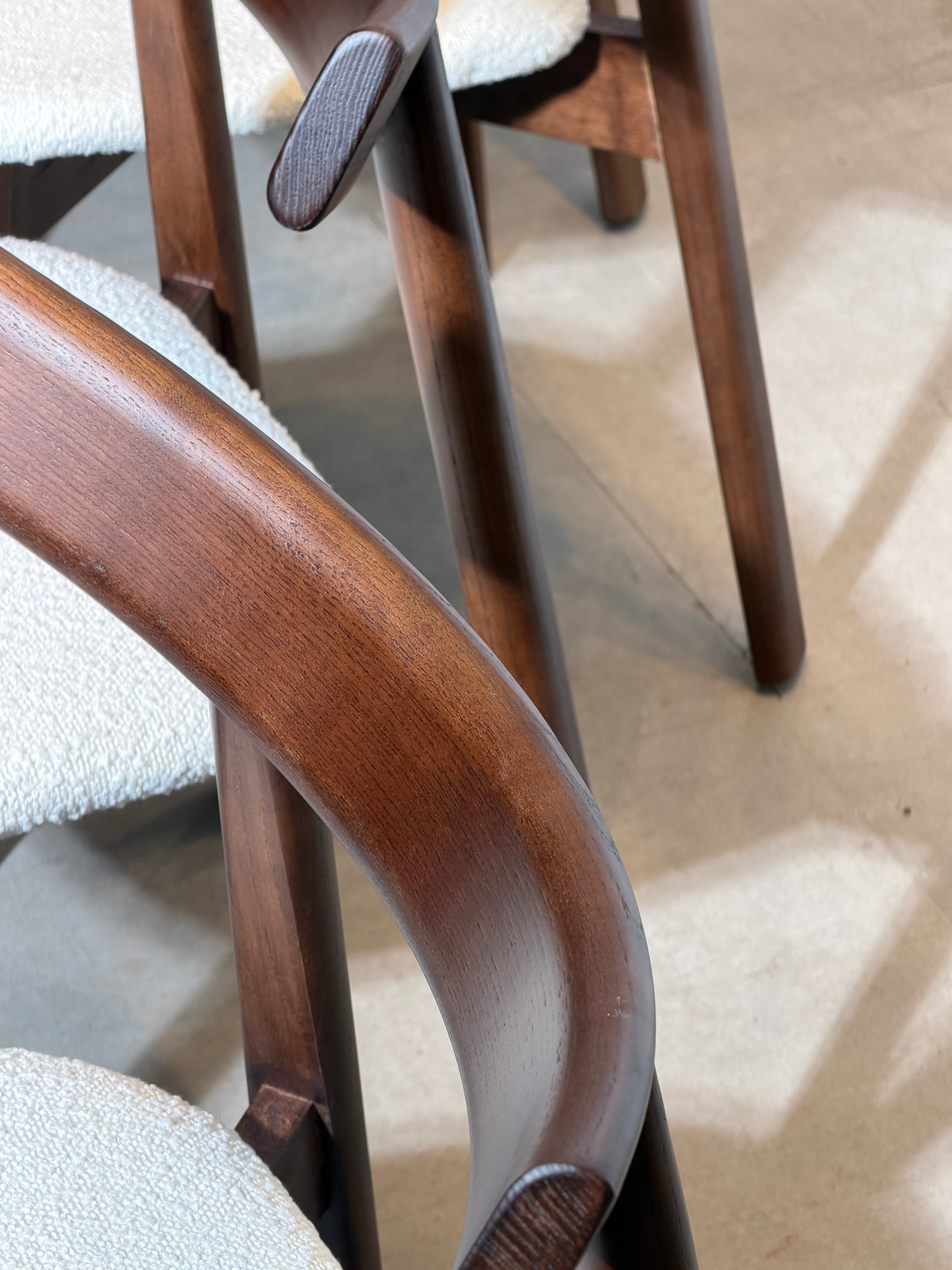 Chaise de salle à manger Nara Bouclé – Japandi Design