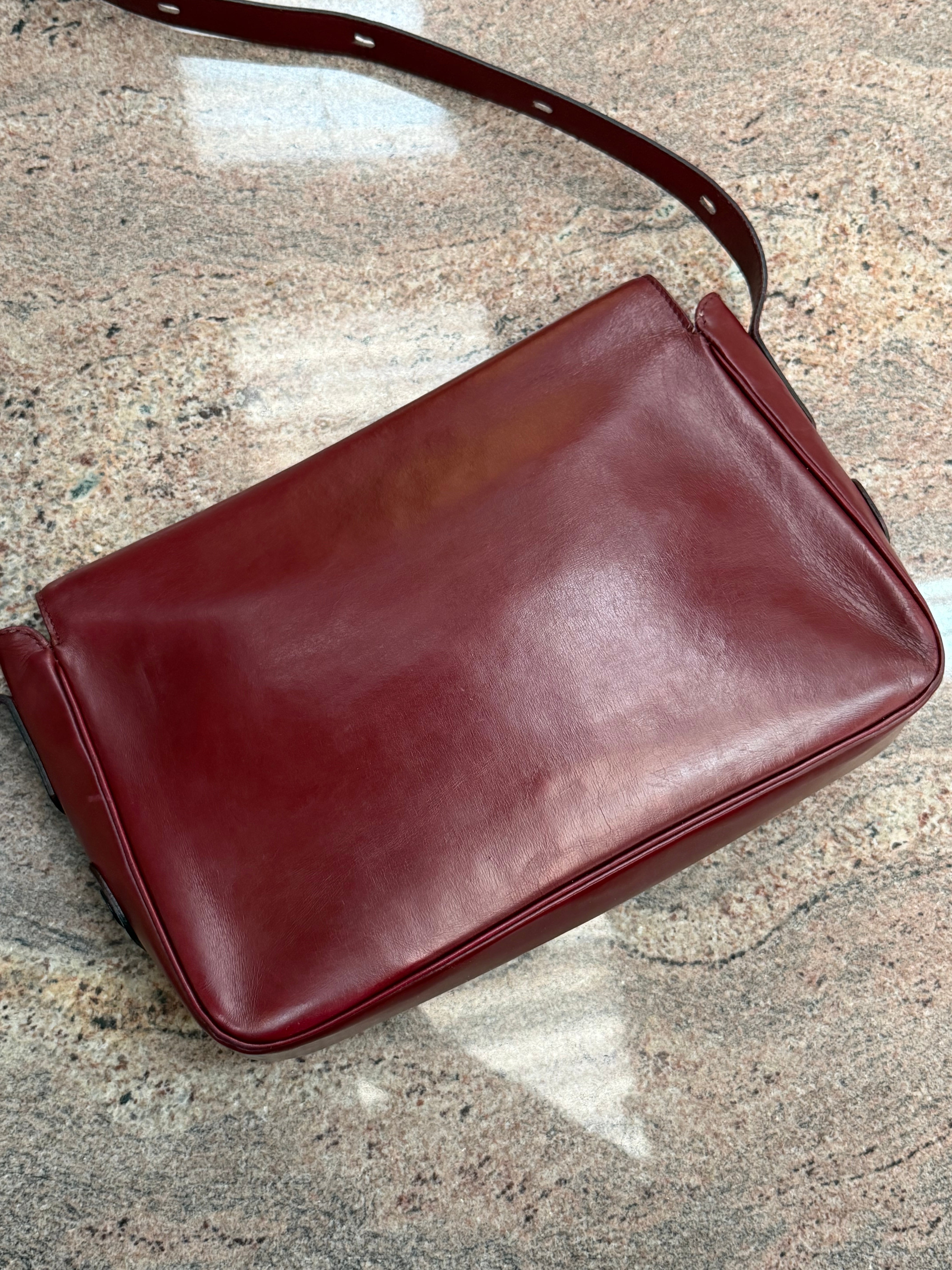 Delvaux Vintage Bourgogne Crossbody Bag – Leather – With Mirror – 27 x 20 cm