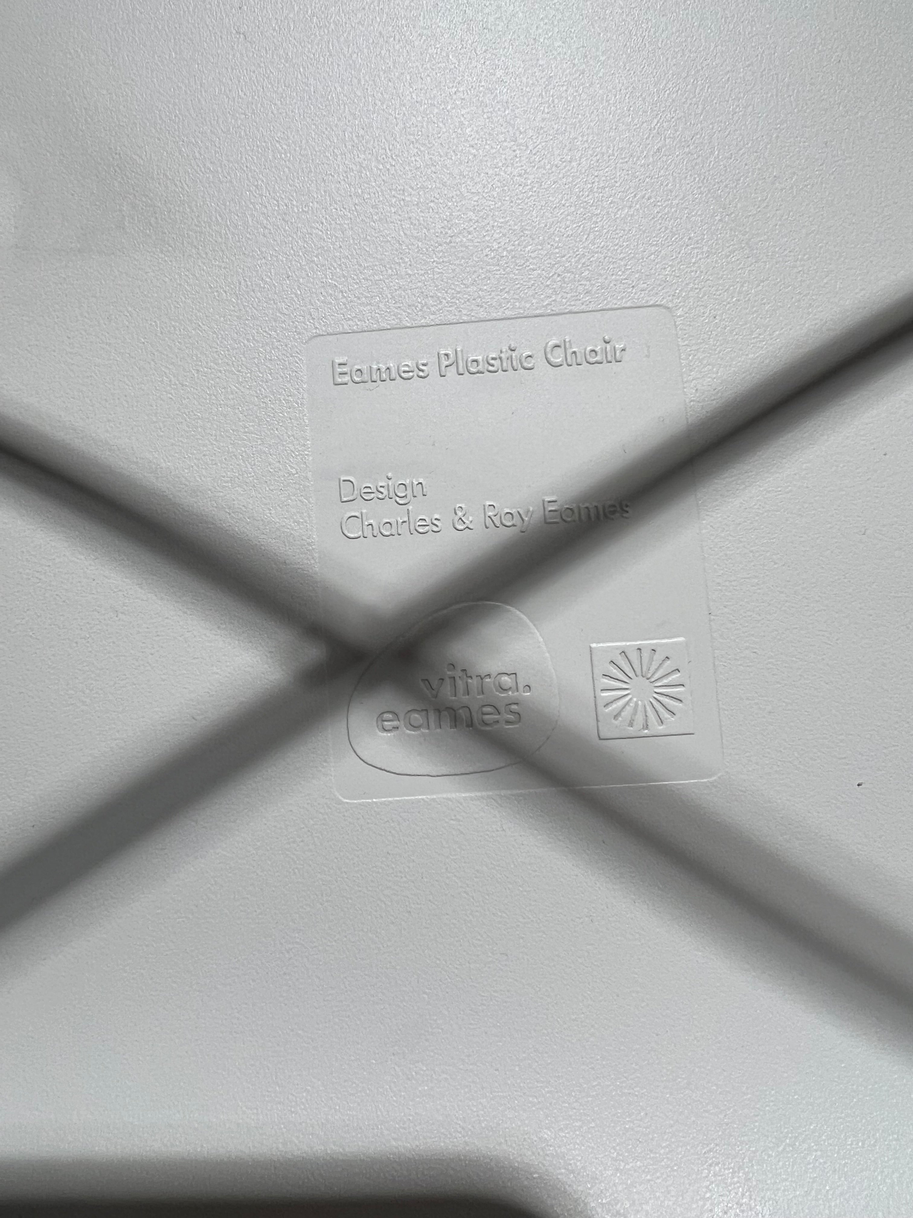 Set of 4 Vitra Eames Plastic Chairs – DSW White
