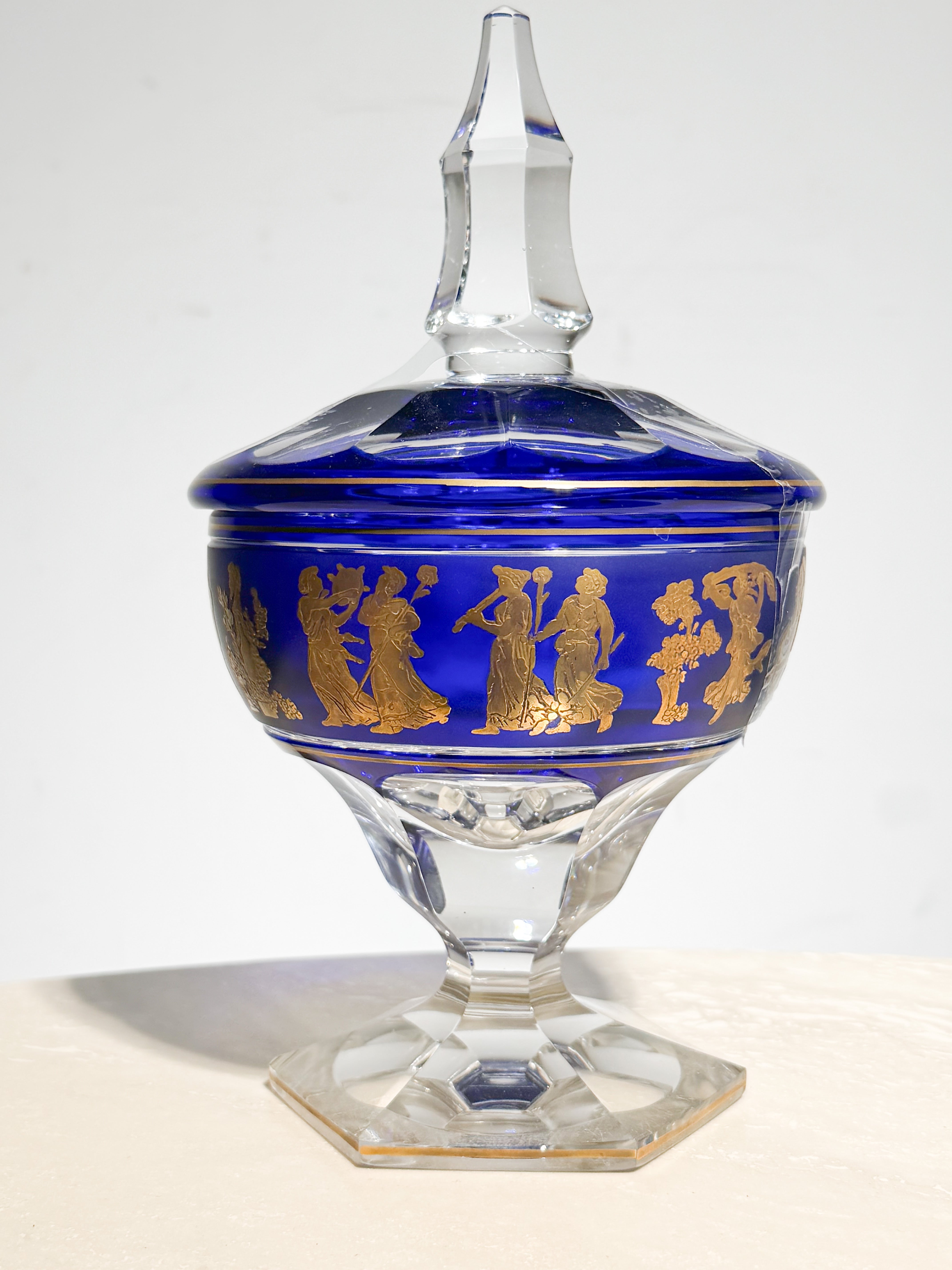 Val Saint Lambert “Danse de Flore” crystal bonbonnière – cobalt blue & gilt – H24 cm