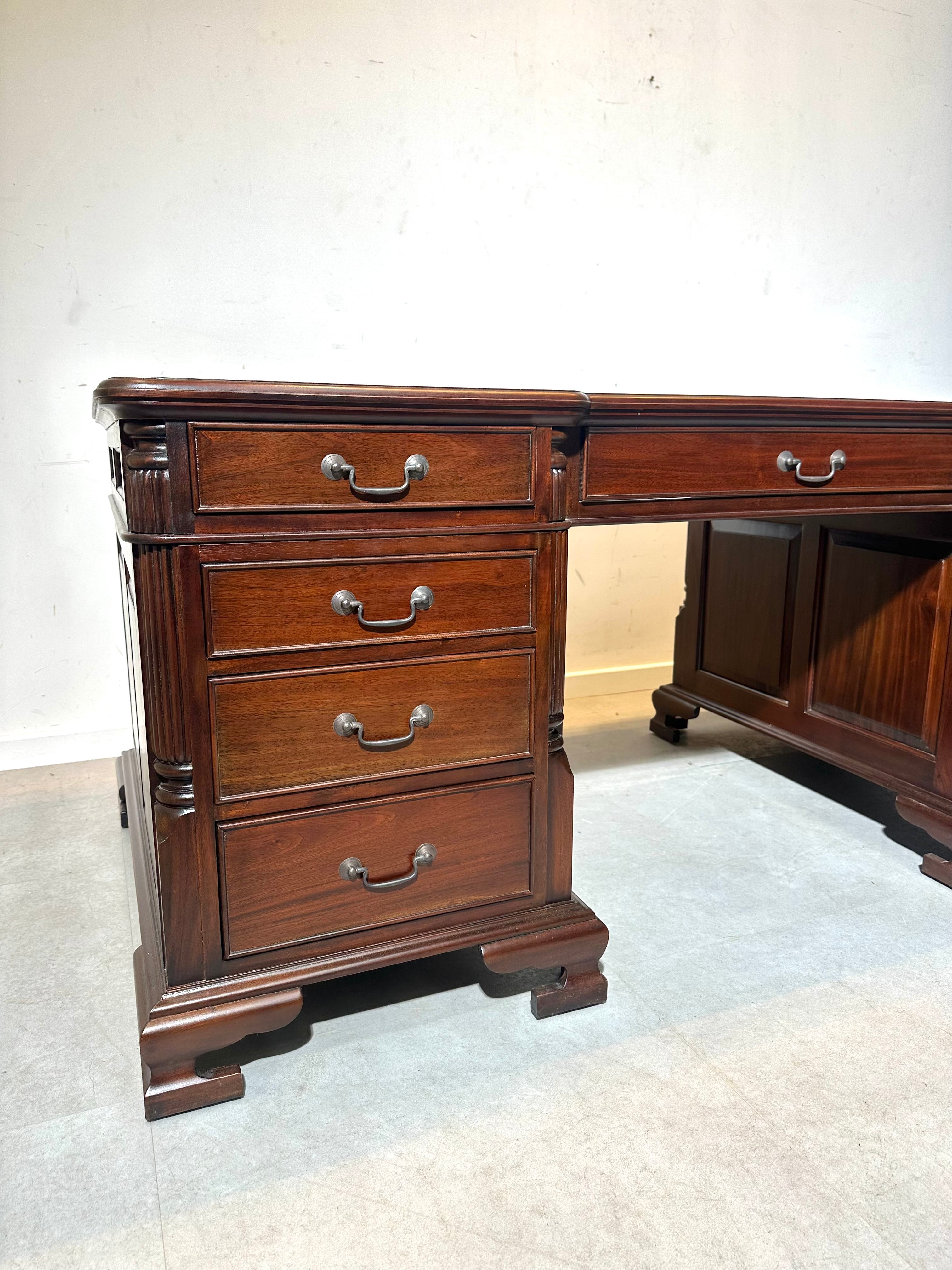 Bureau classique en acajou « double face »