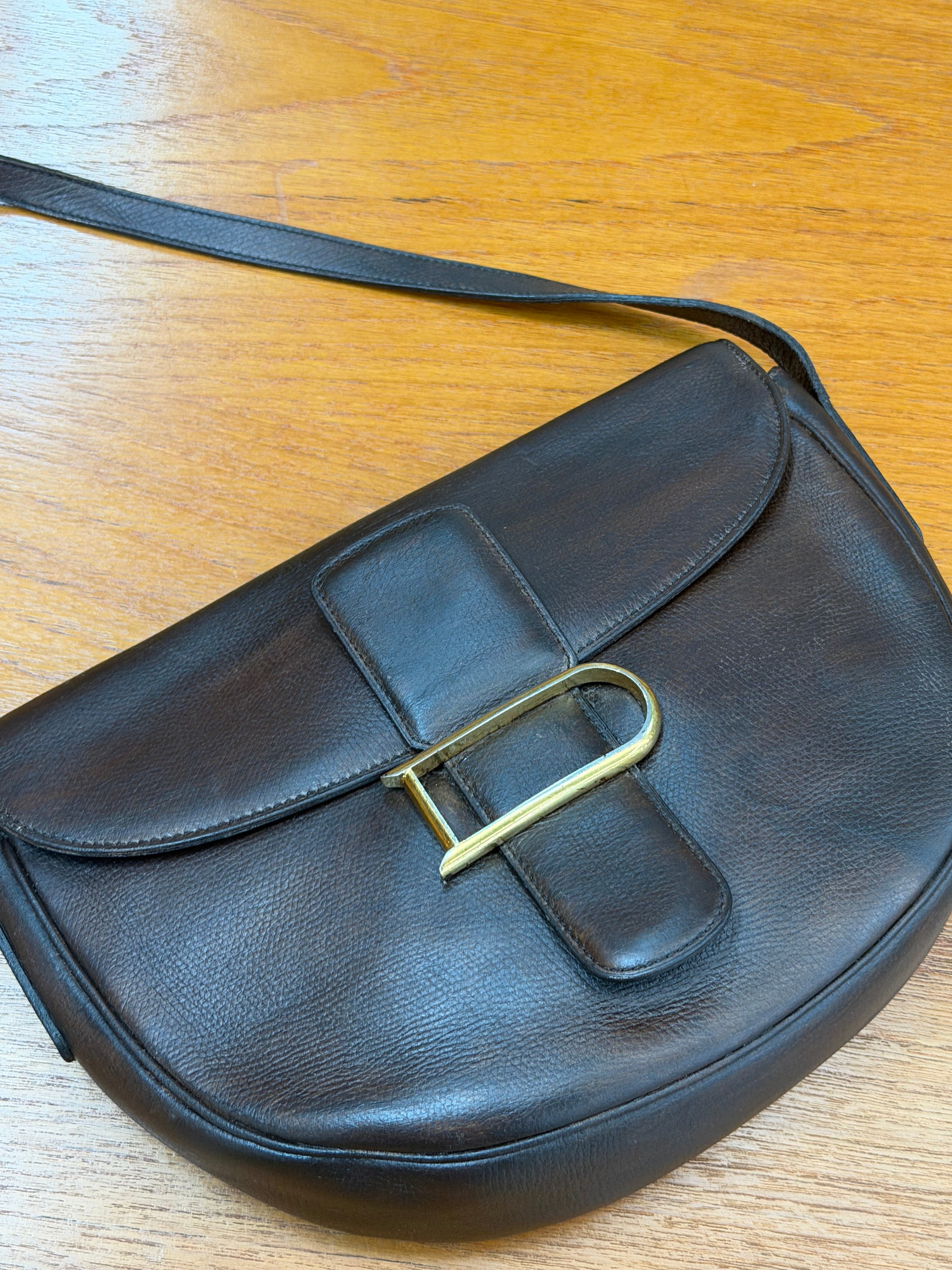 Delvaux Vintage Leather Crossbody Bag – Brown – Iconic D Buckle – 27 cm