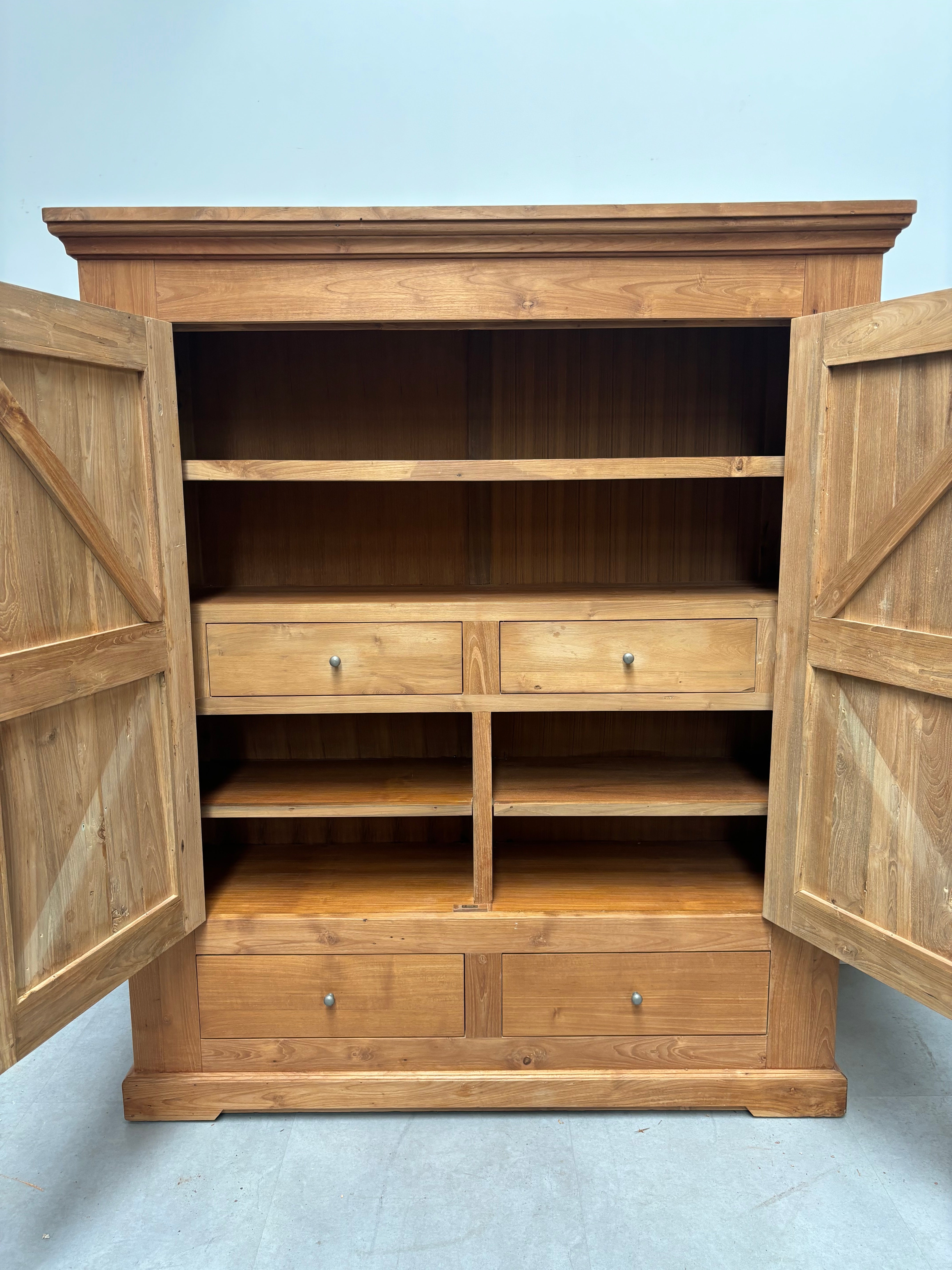 Grand meuble massif en teck