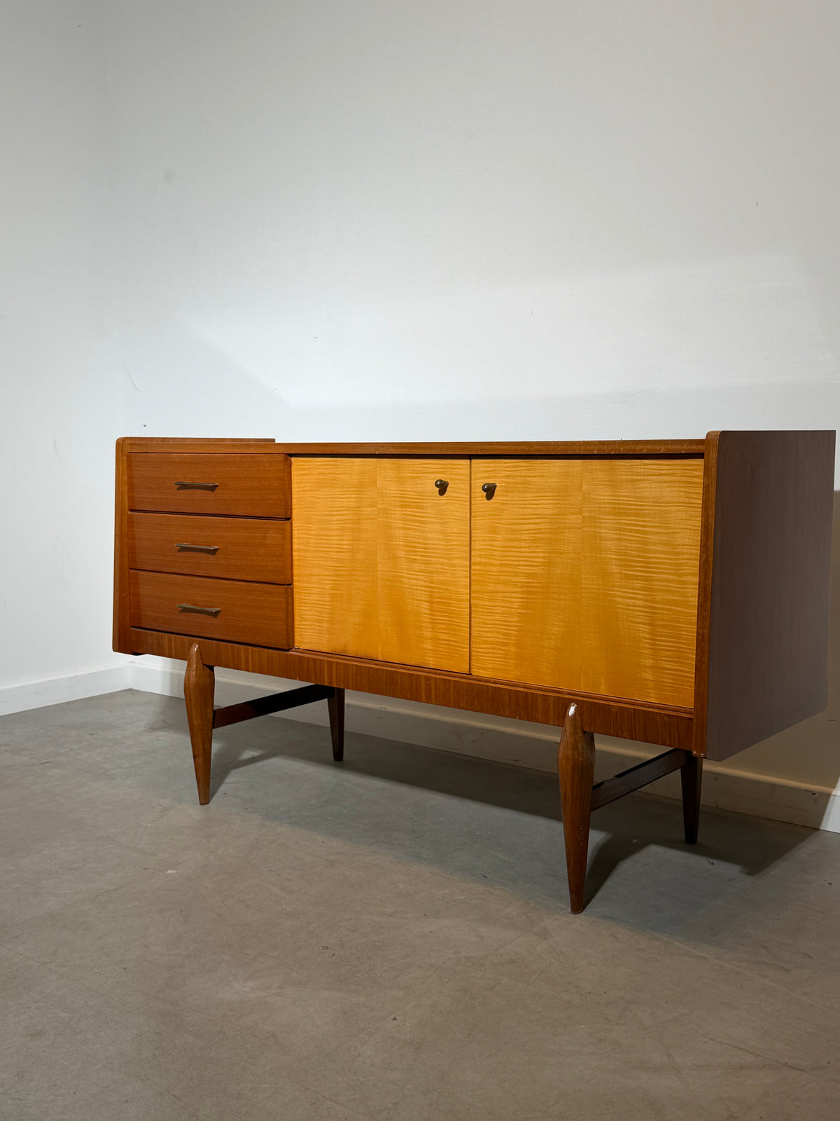 Mid-Century Modern Sideboard – 1950s/60s
