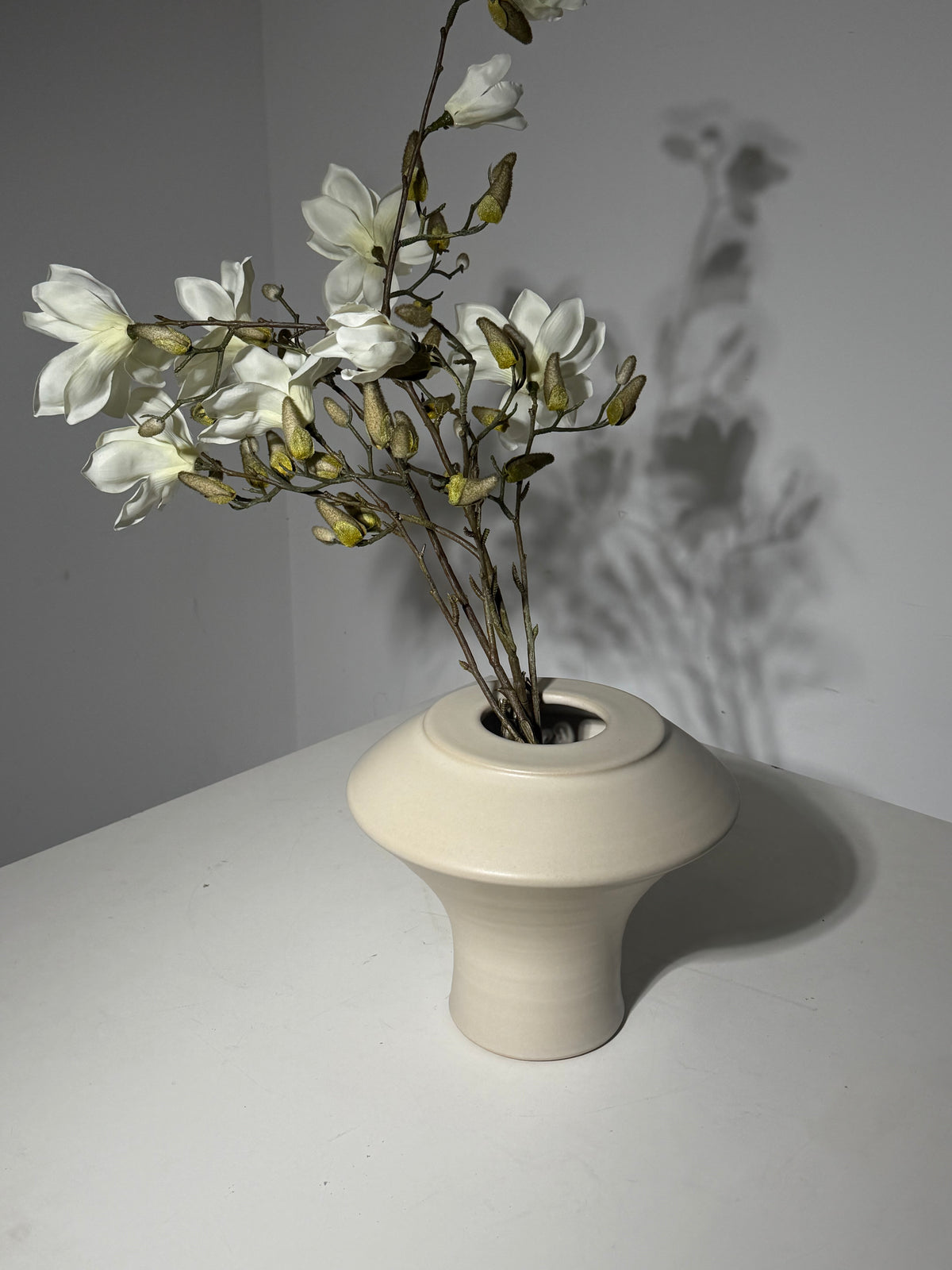 Mobach Ceramic Vase KM175 – Ecru