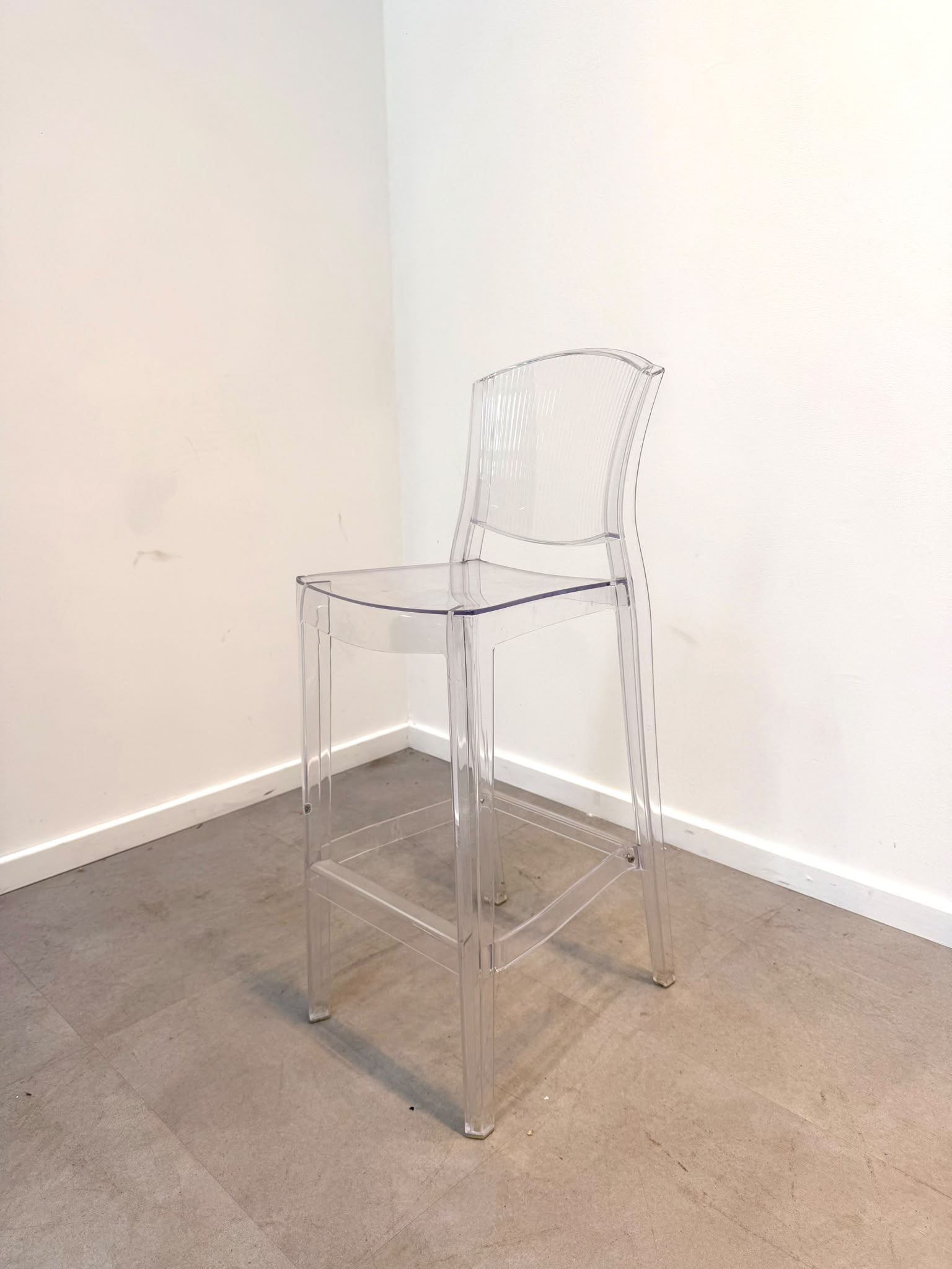 Transparent Dibi Design Bar Stool – Clear Acrylic Counter Stool