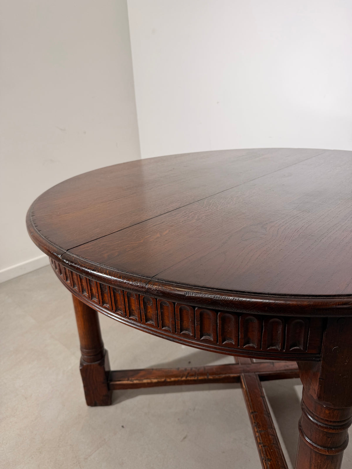 Old New England Oval Extendable Dining Table