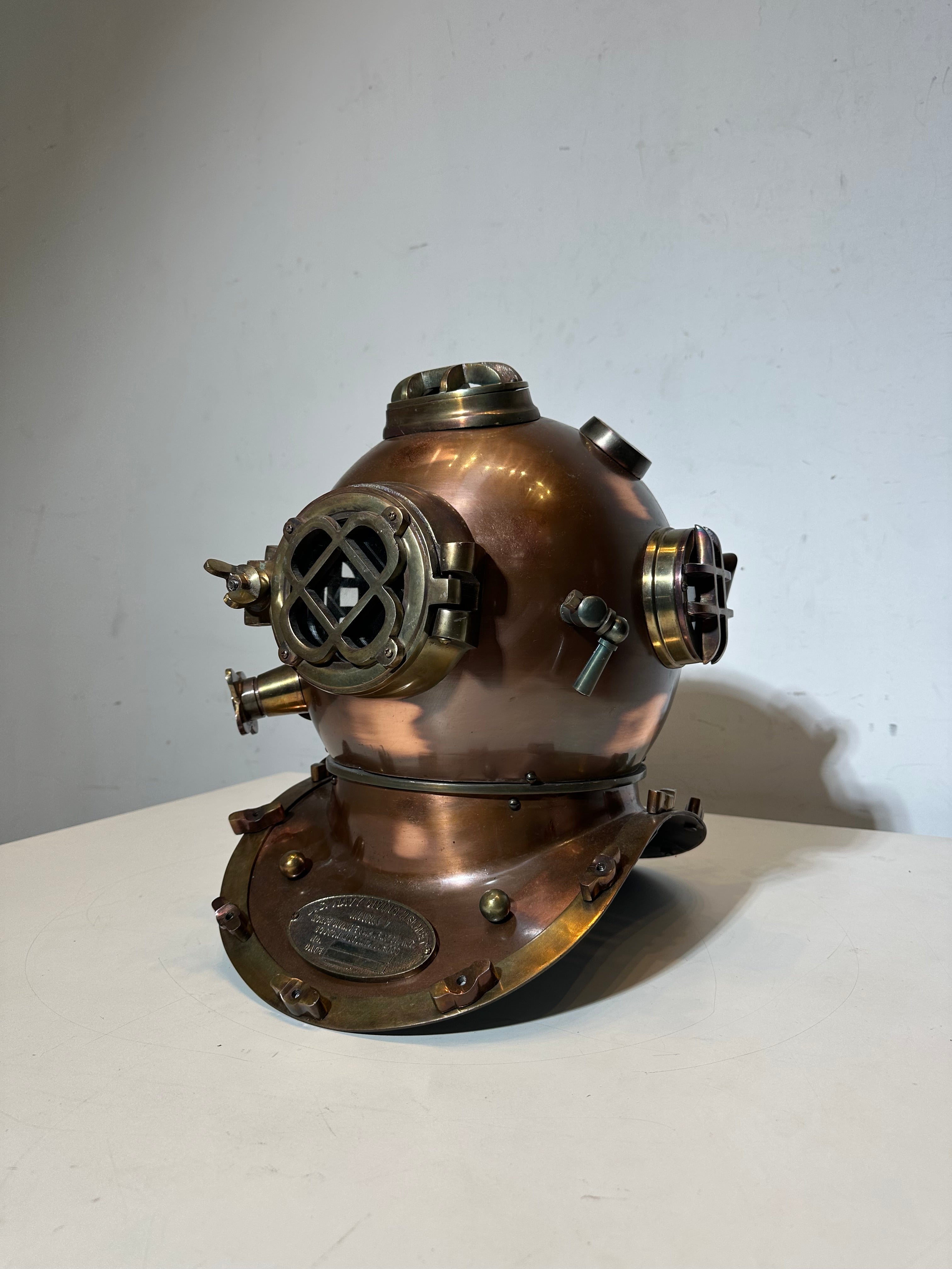 Casque de plongée Mark V vintage de l'US Navy