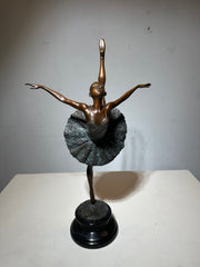Statue de ballerine en bronze