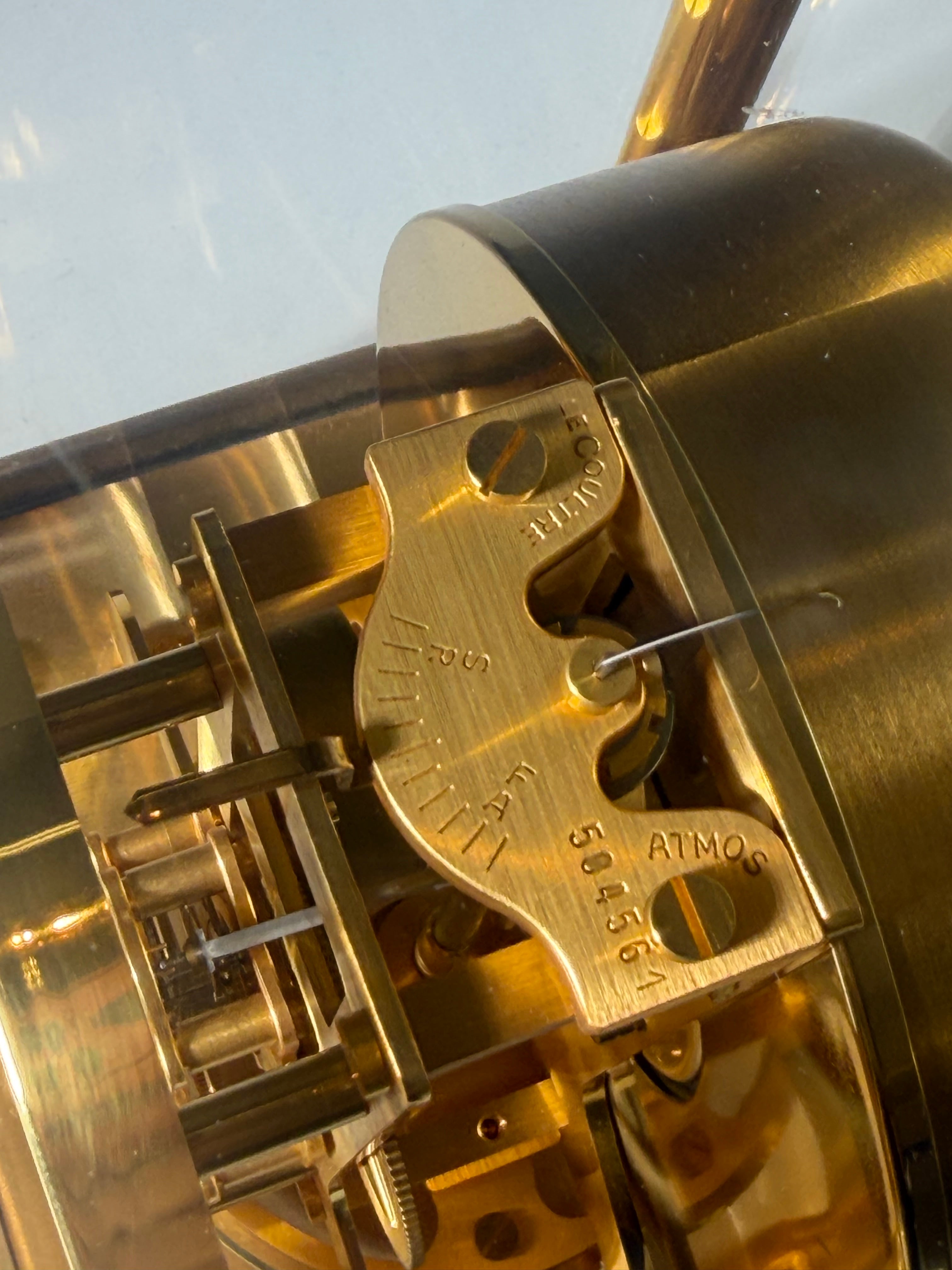 Jaeger-LeCoultre Atmos Calibre 528-8 – Gilt Brass – Swiss Perpetual Motion Clock