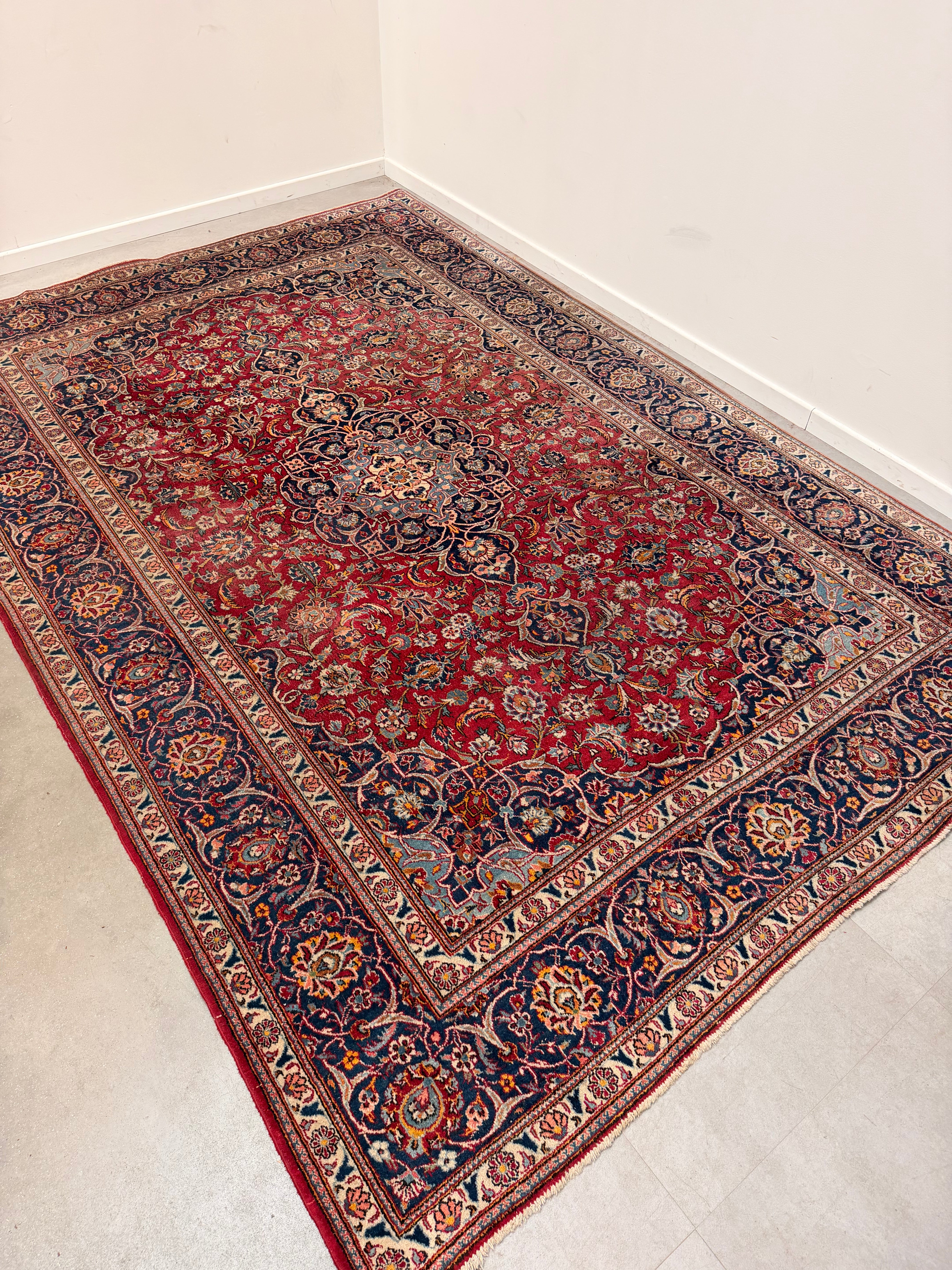 Hand-Knotted Persian Kashan Rug