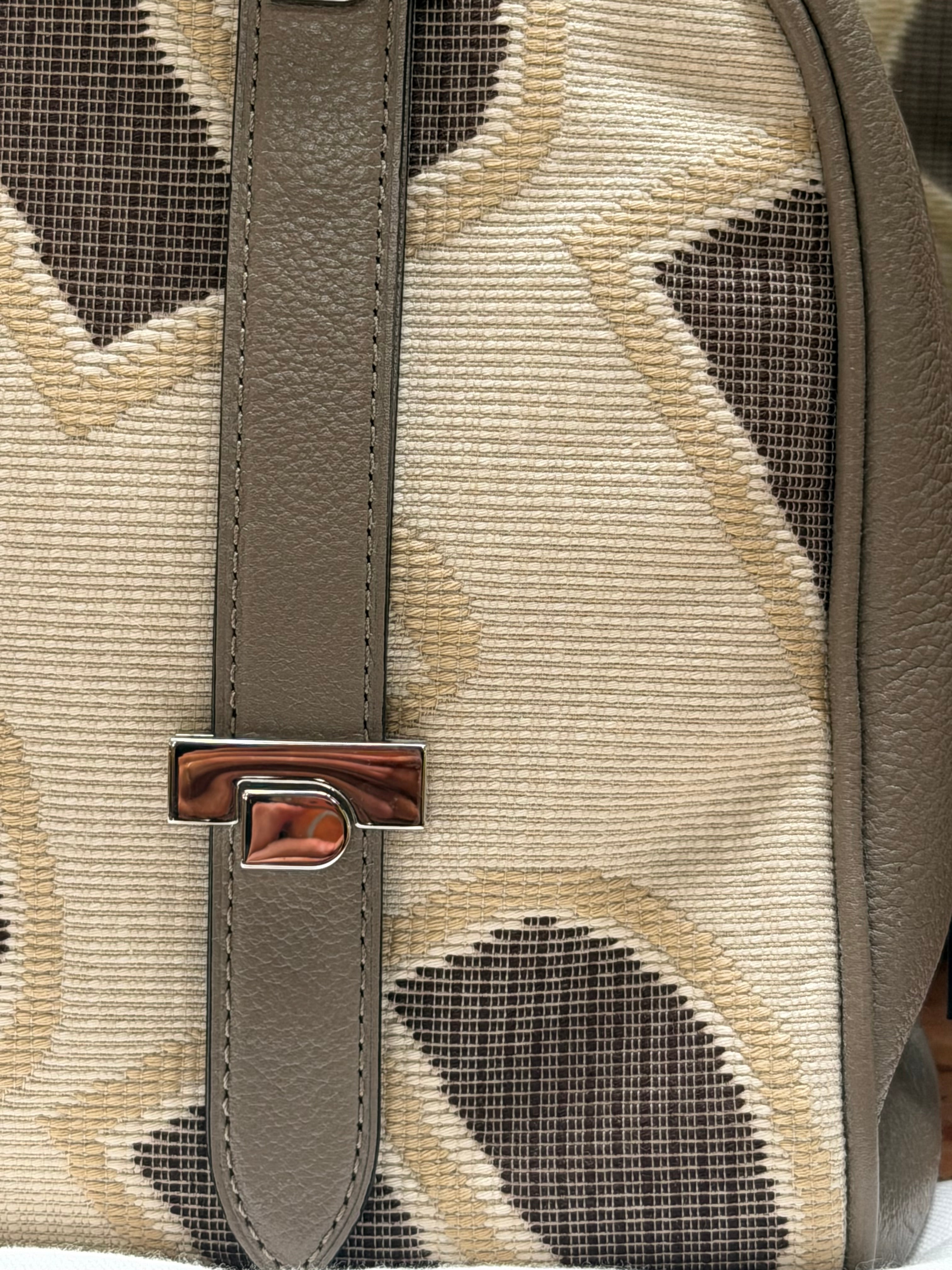 Delvaux Carry-All Mini Toile Logotypée D Travel Tourterelle – New with Certificate, Dust Bag & Mirror
