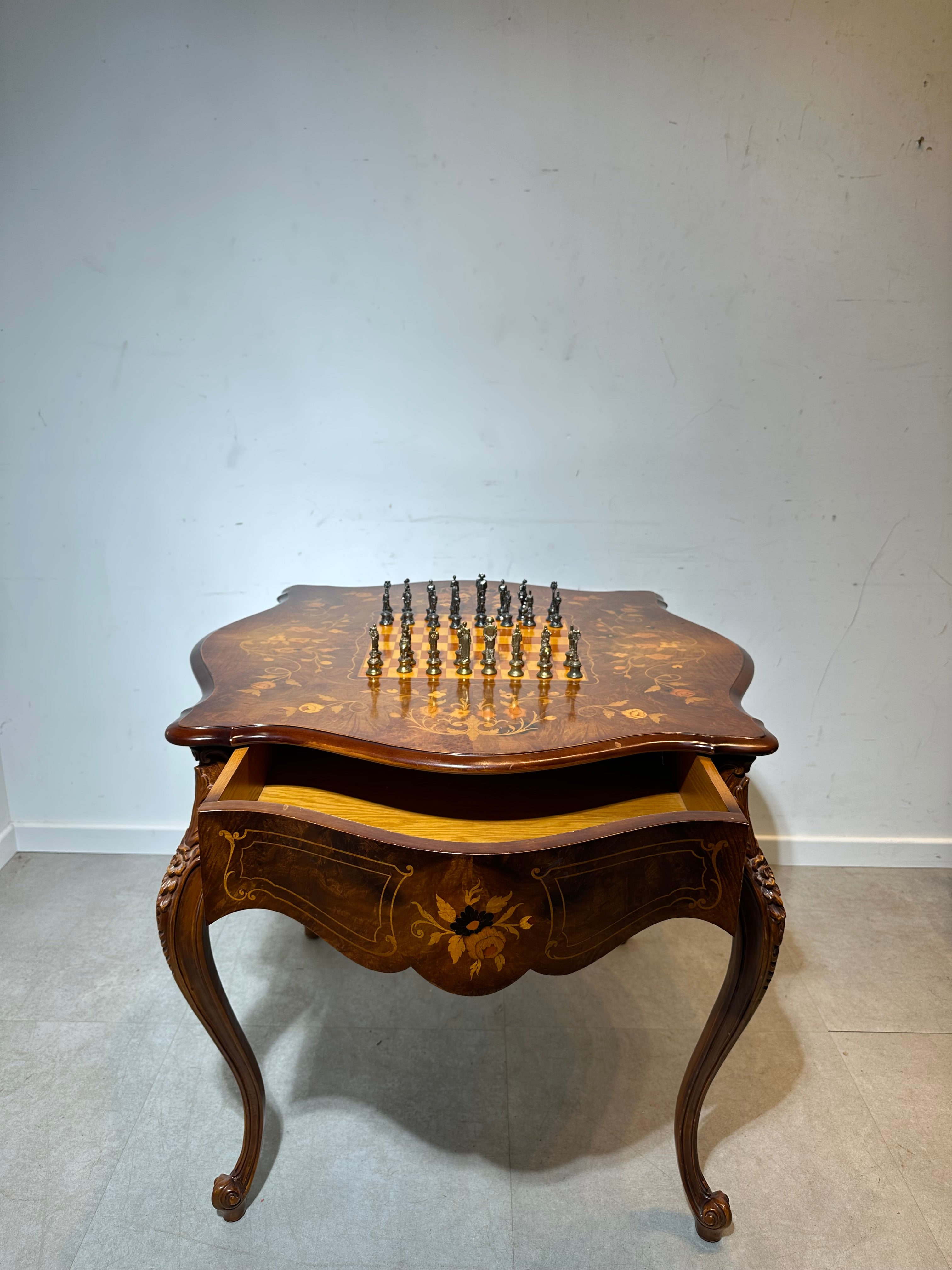 Antieke koperen schaaktafel met marqueterie