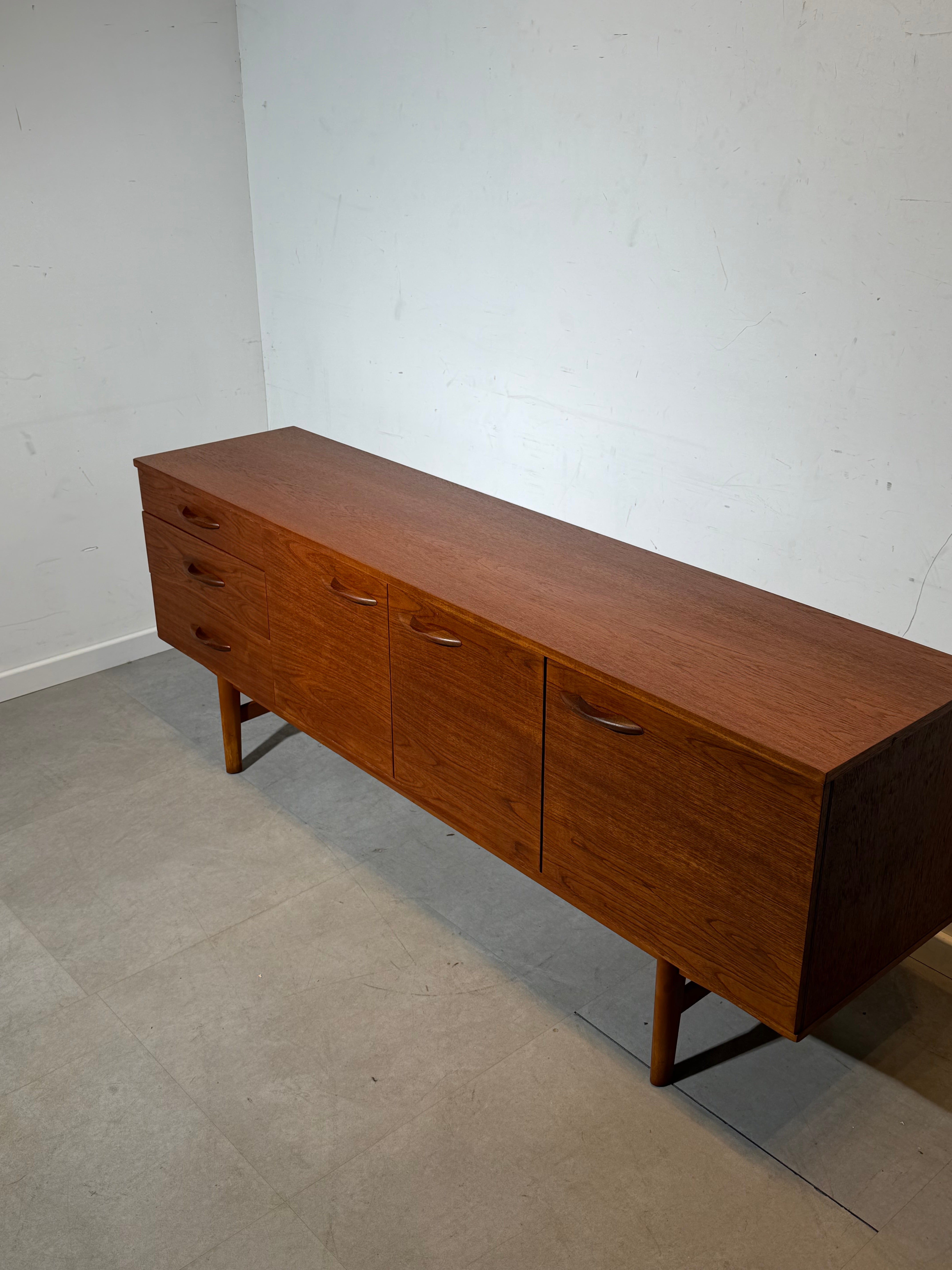 Avalon Teak Sideboard – Mid-Century Modern (UK, 1960s)