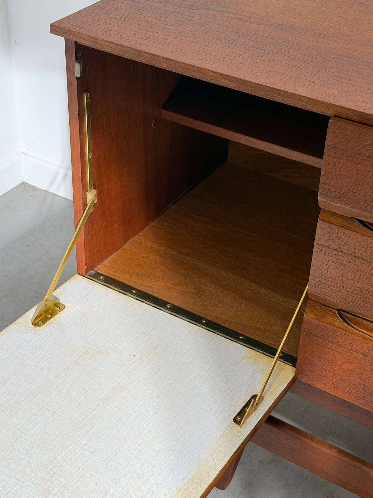 Beautility Teak Sideboard – British Mid-Century Modern, 1960s