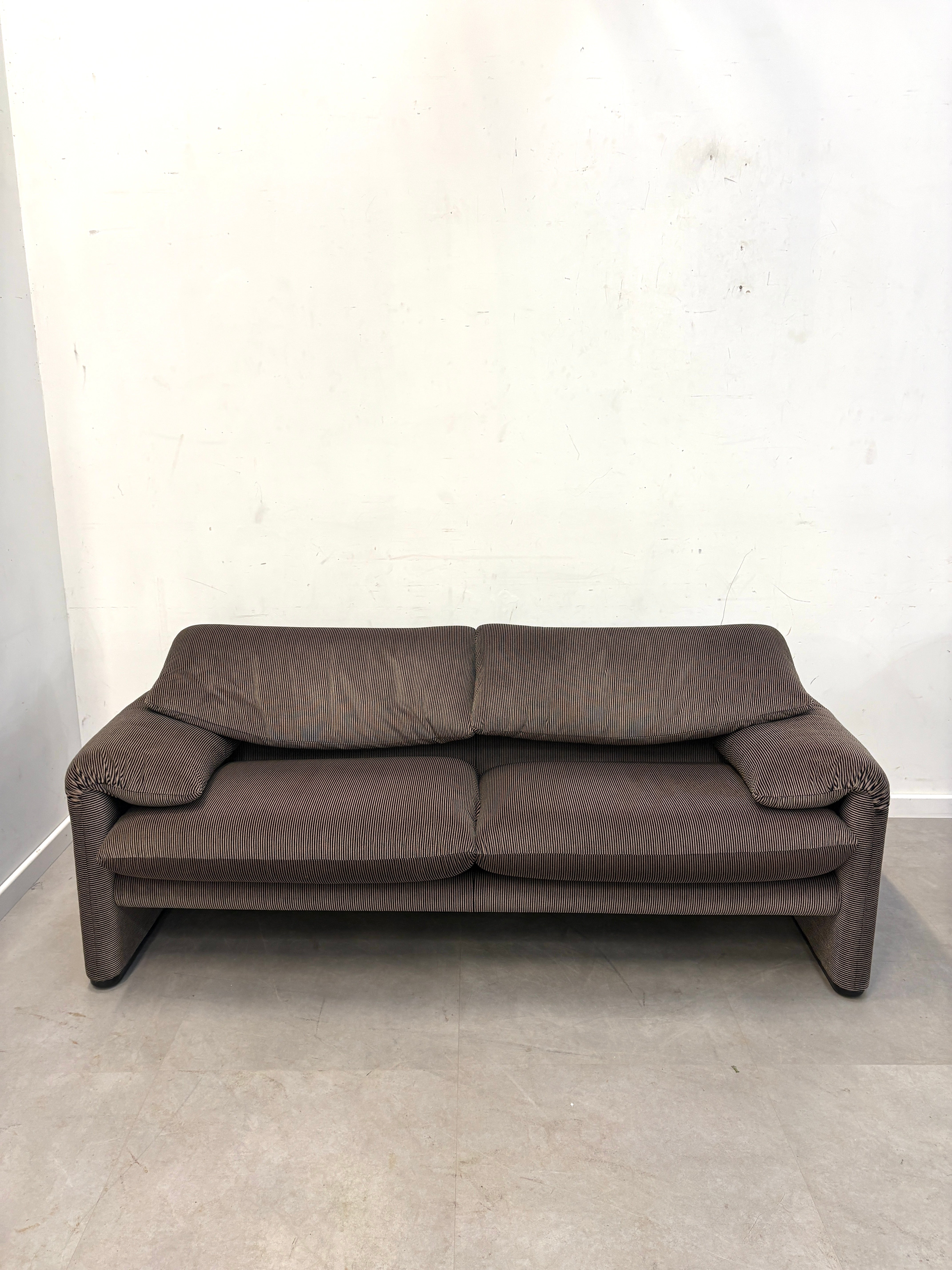 Cassina Maraluga 2,5 + 2 sofa set by Vico Magistretti