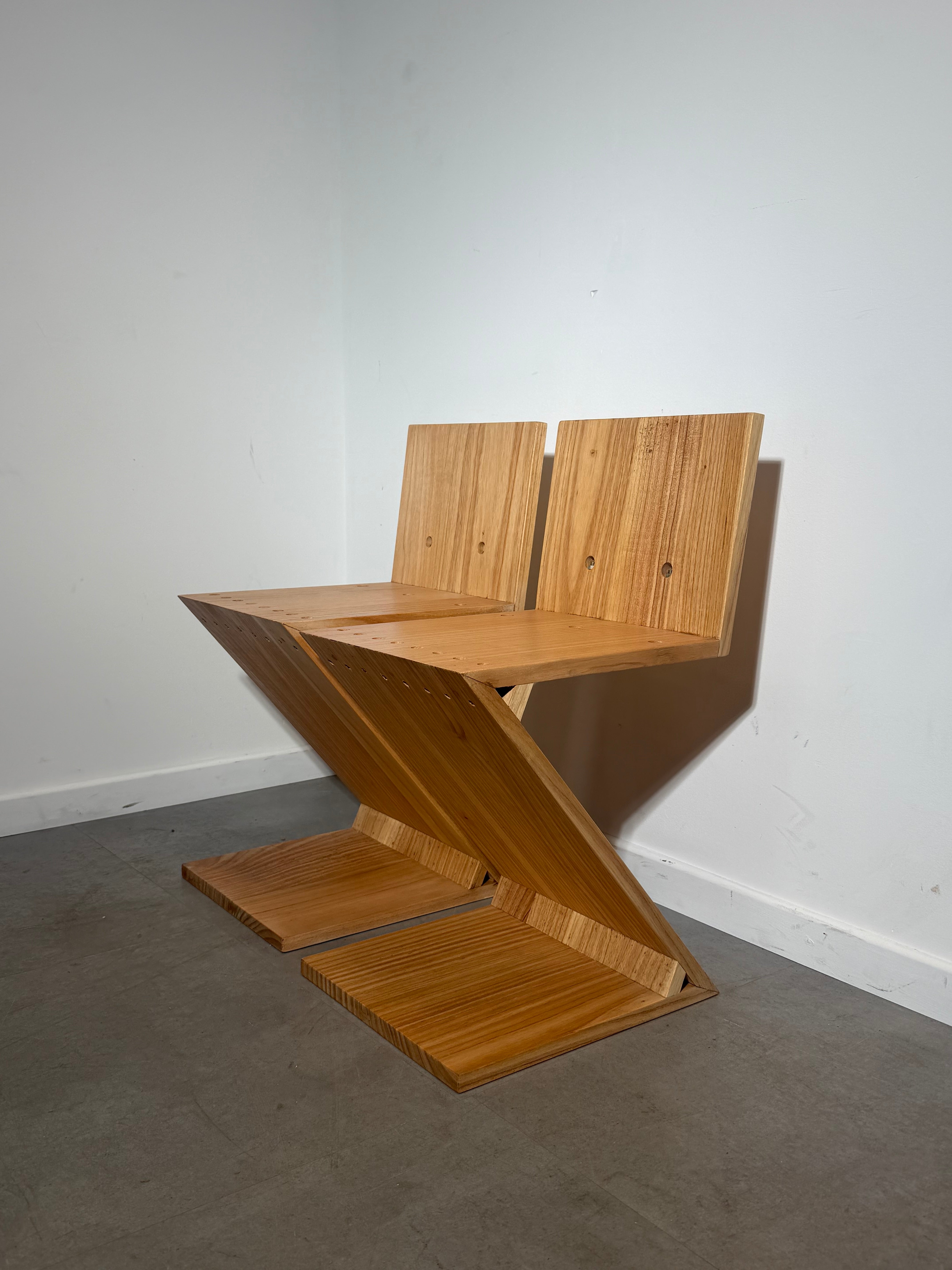 Zig Zag Wooden Chair – Sculptural Postmodern Design