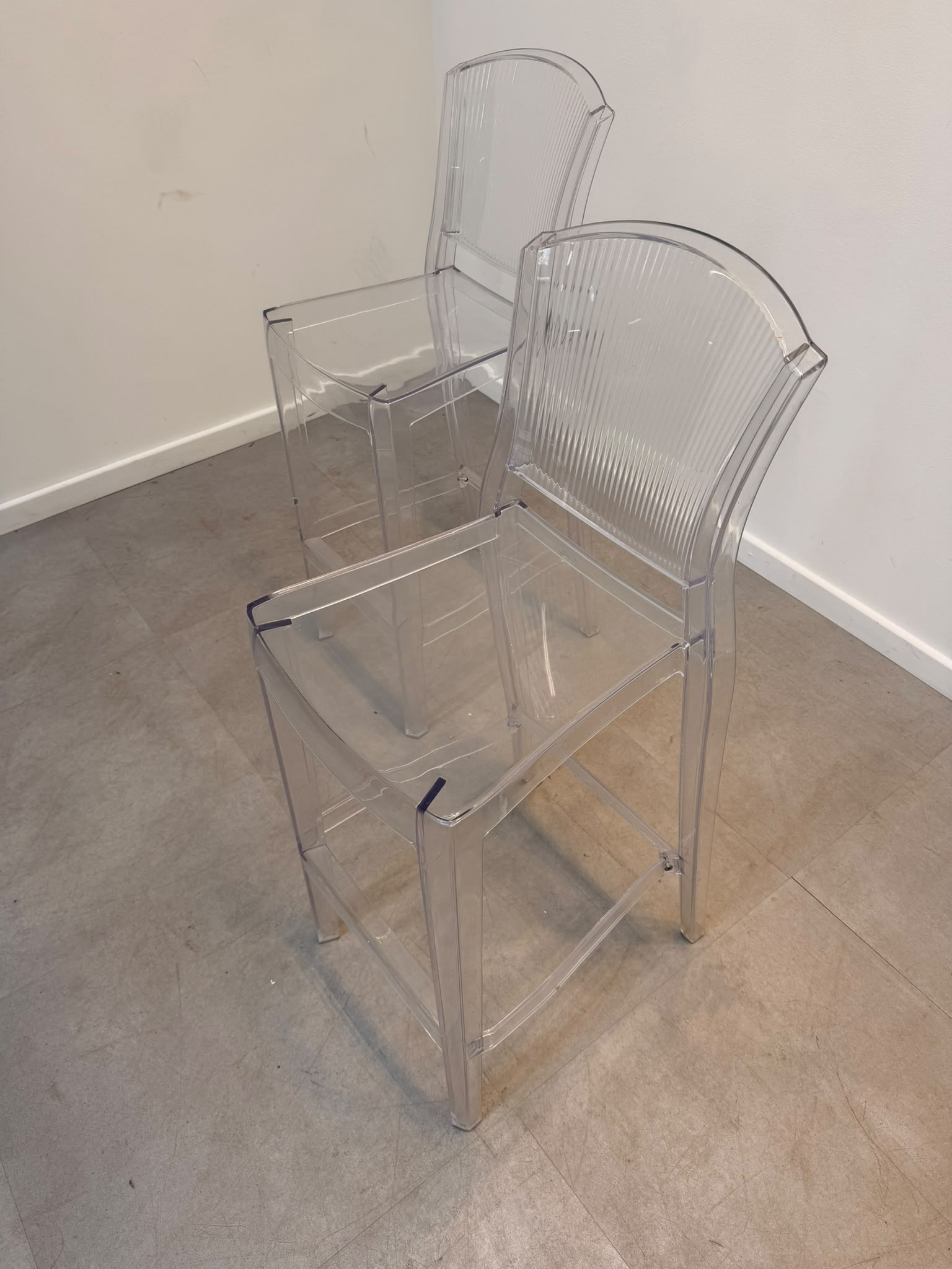 Transparent Dibi Design Bar Stool – Clear Acrylic Counter Stool