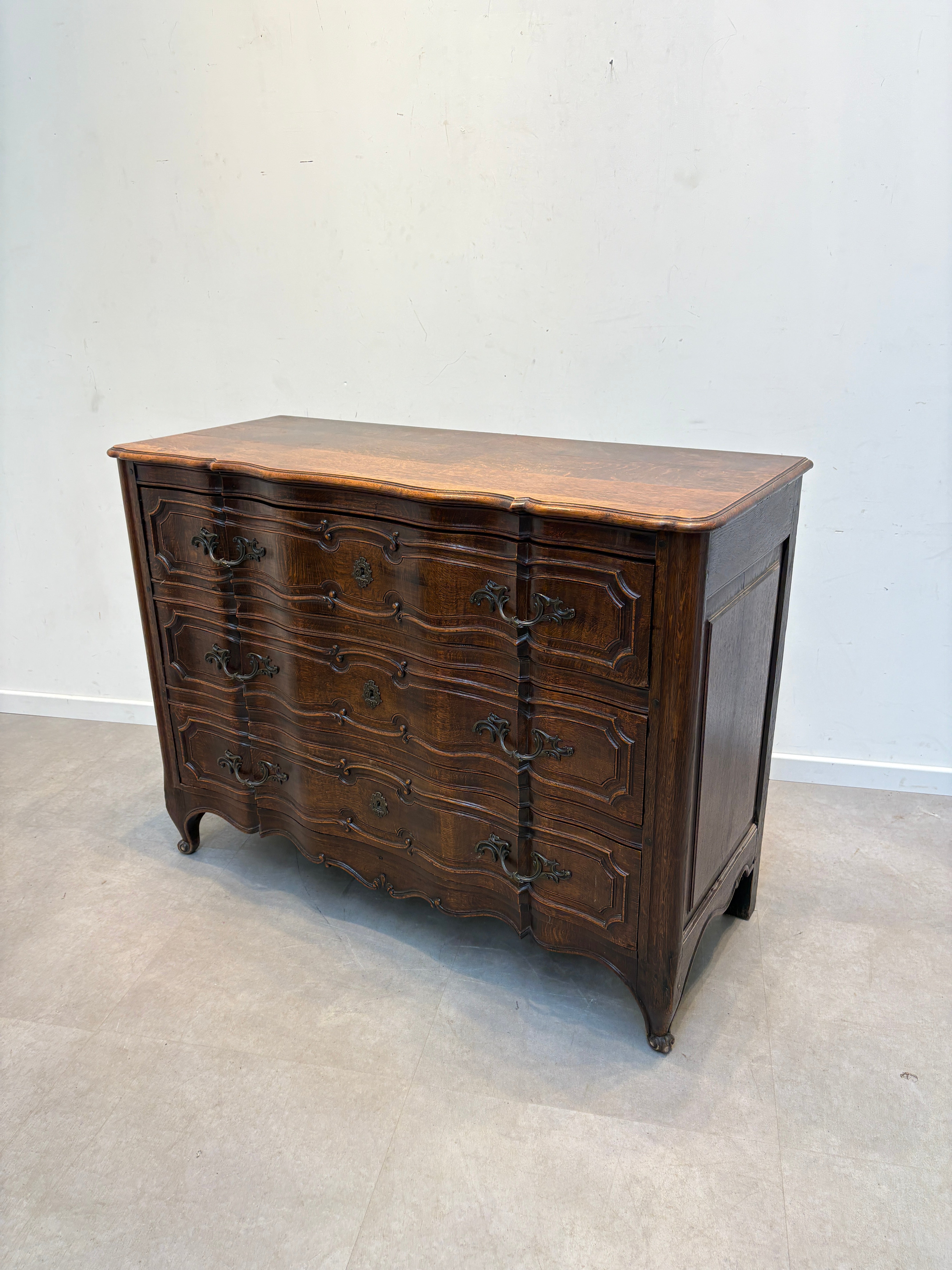 Commode ancienne à 3 tiroirs