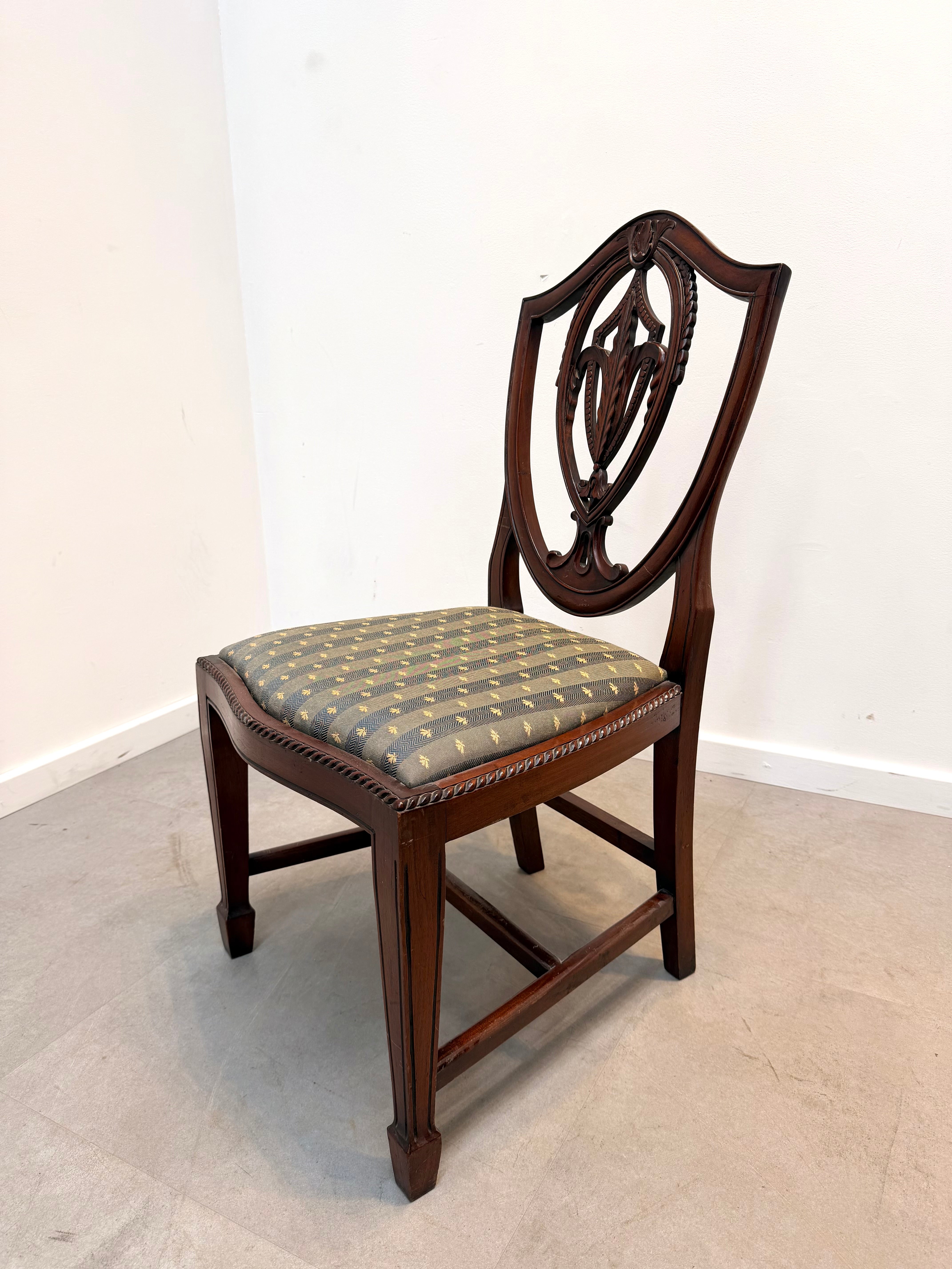 Set of 6 Antique Mahogany Shield Back Dining Chairs