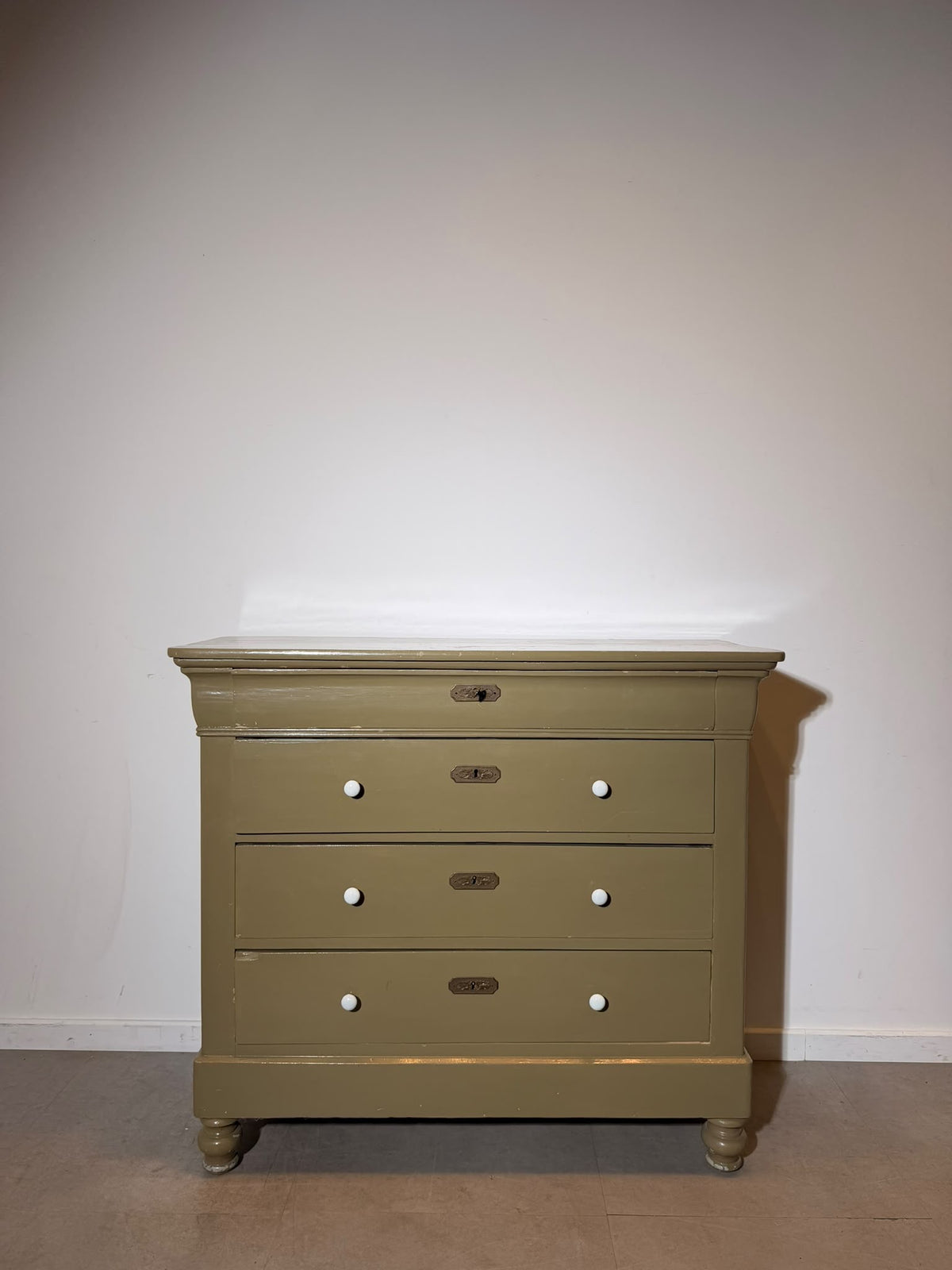 Olive Green Painted Chest of Drawers — 120 × 106 × 47 cm