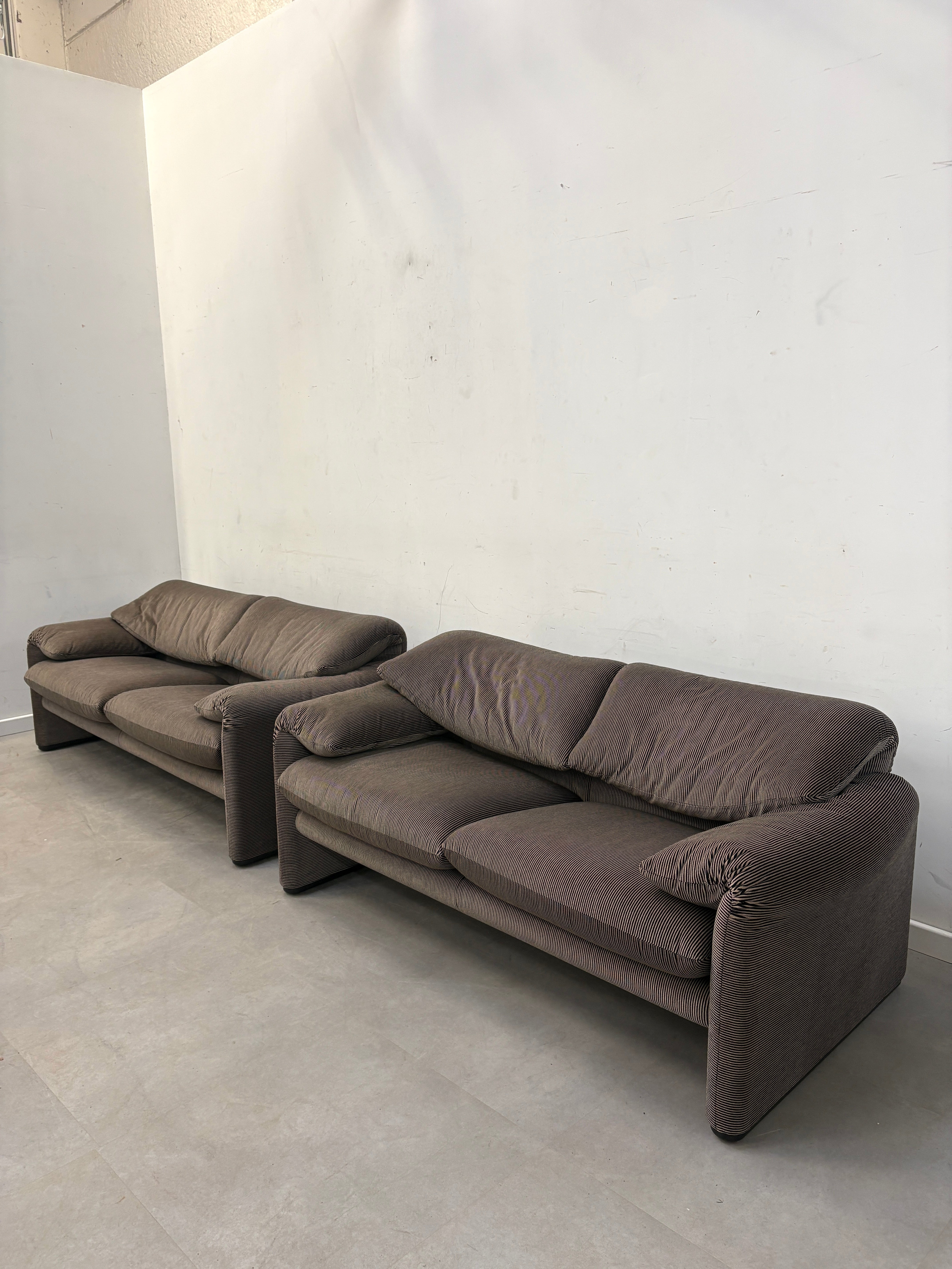 Cassina Maraluga 2,5 + 2 sofa set by Vico Magistretti