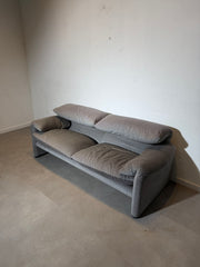 Cassina Maralunga sofa by Vico Magistretti