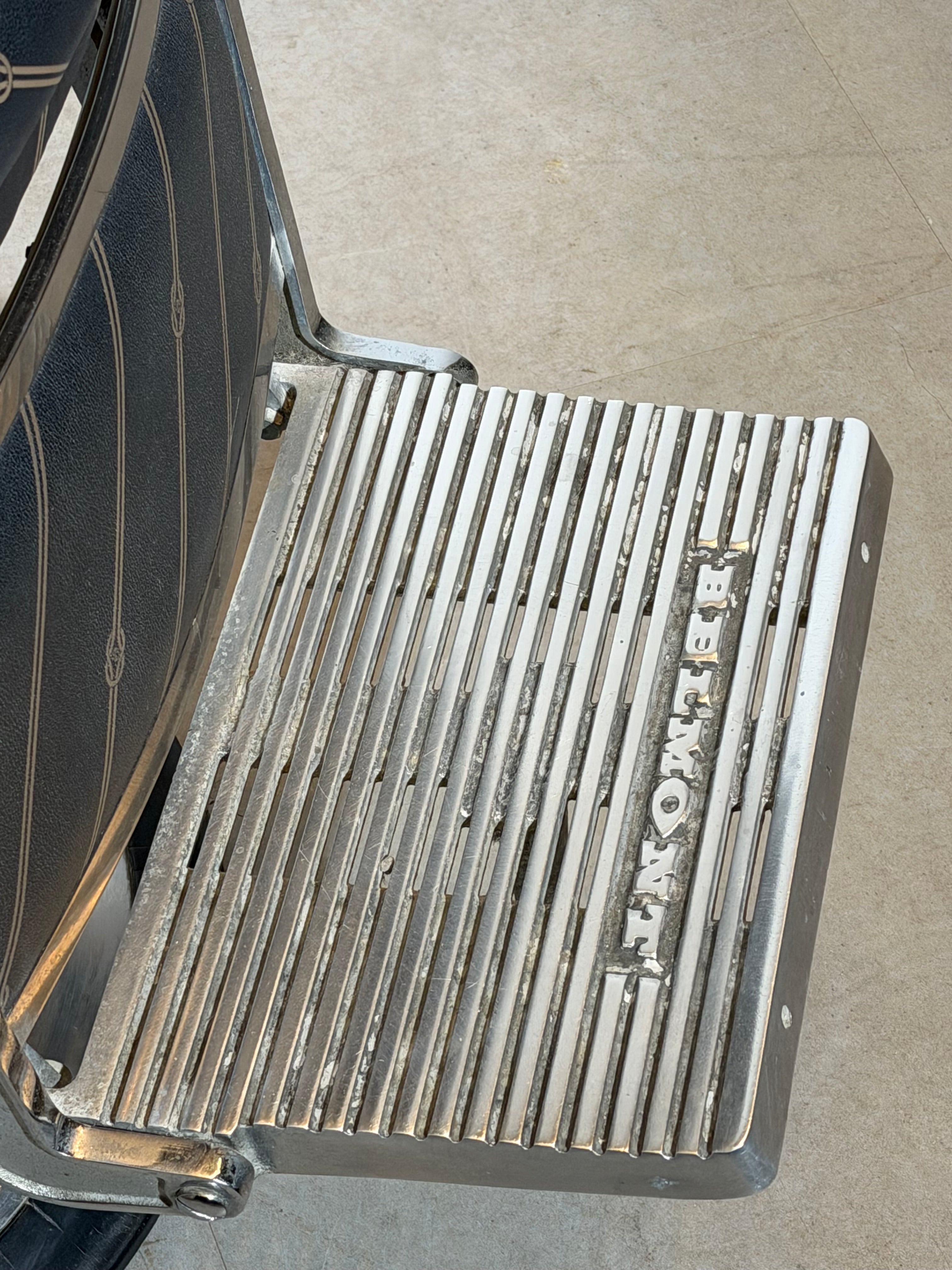 Belmont Apollo II Barber Chair – Vintage Icon