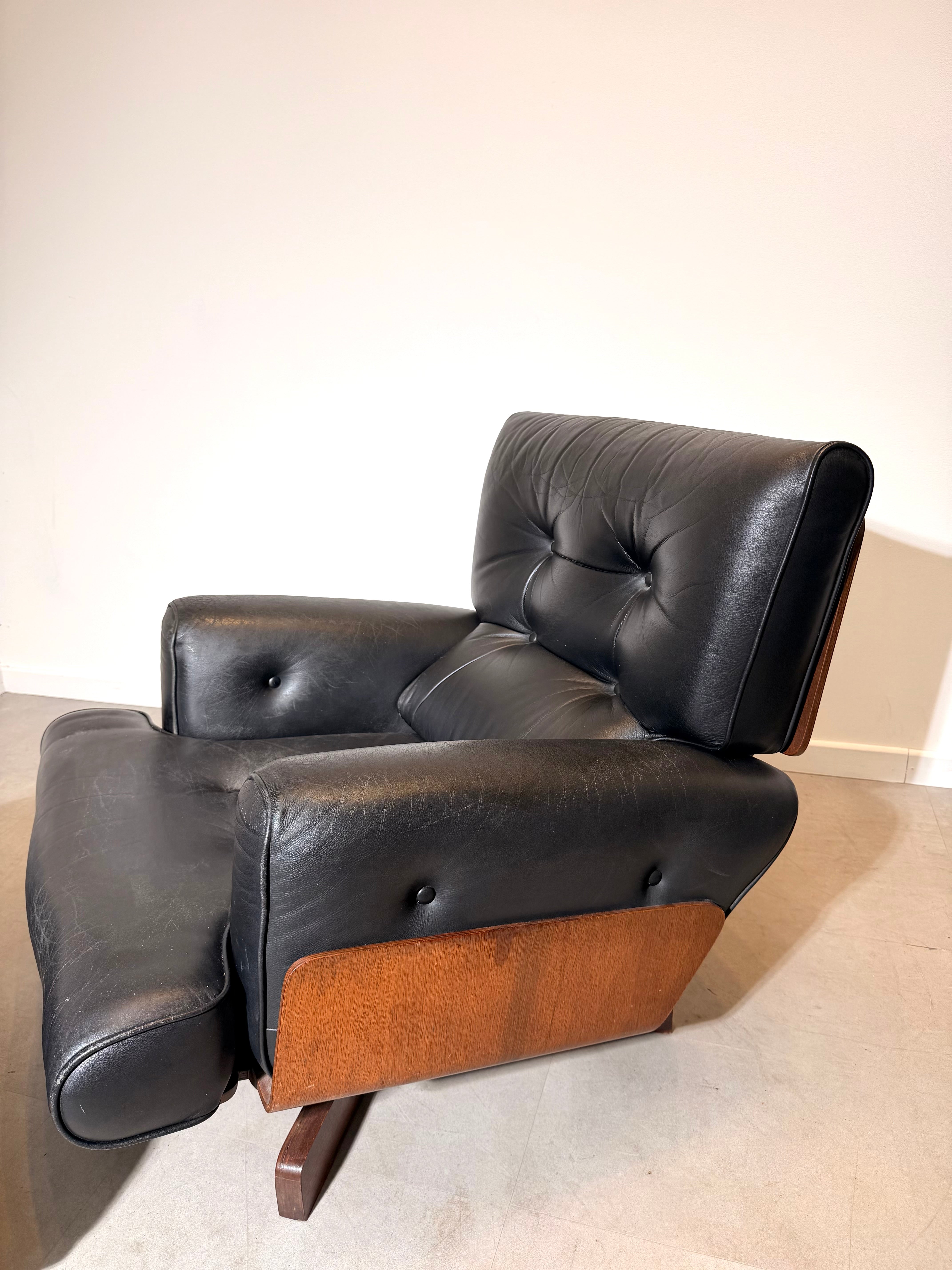 Menilo Taro Model 401 Lounge Chair & Ottoman by Cinova, Italy, 1964