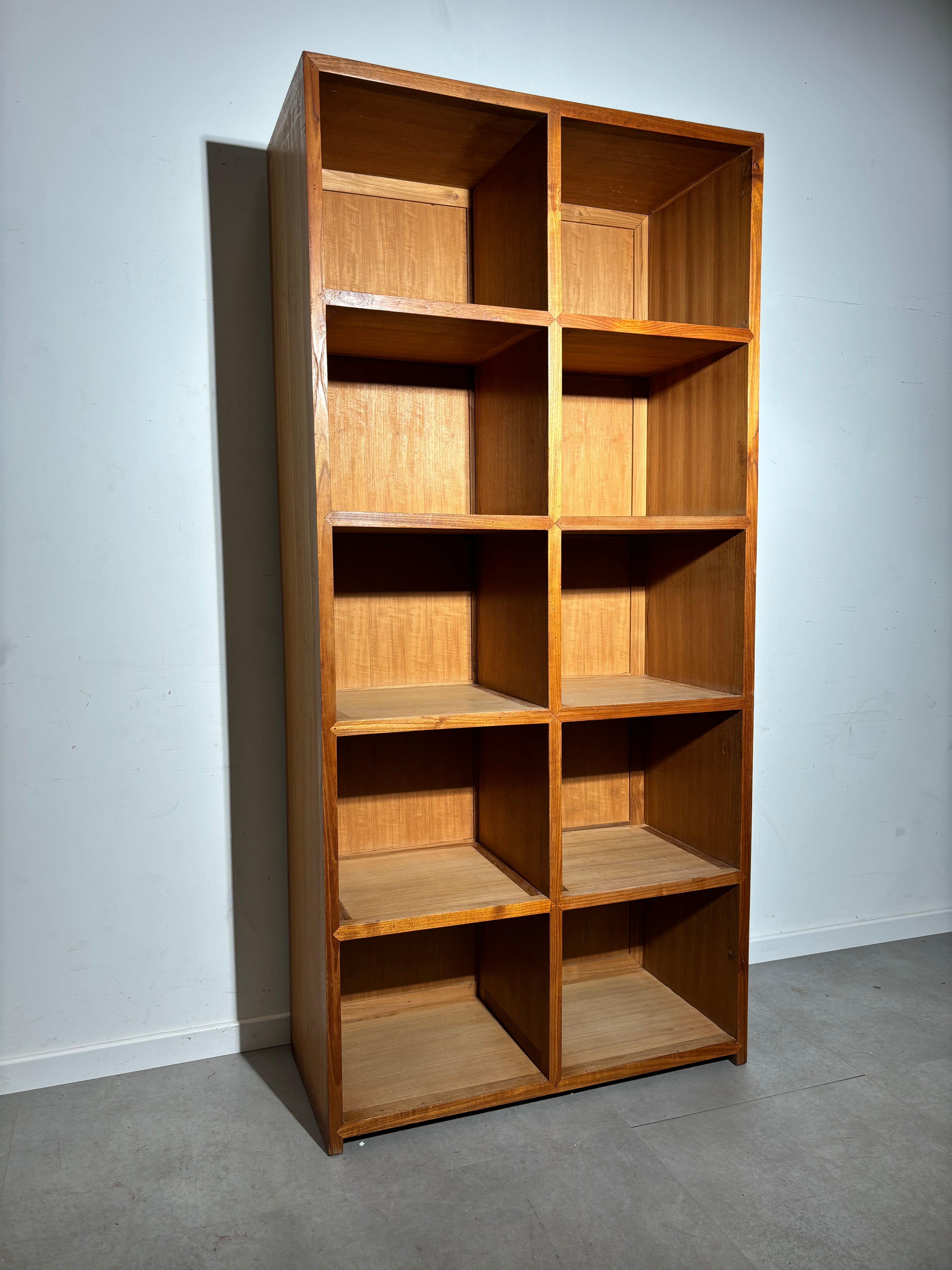 Bookcase in teakwood