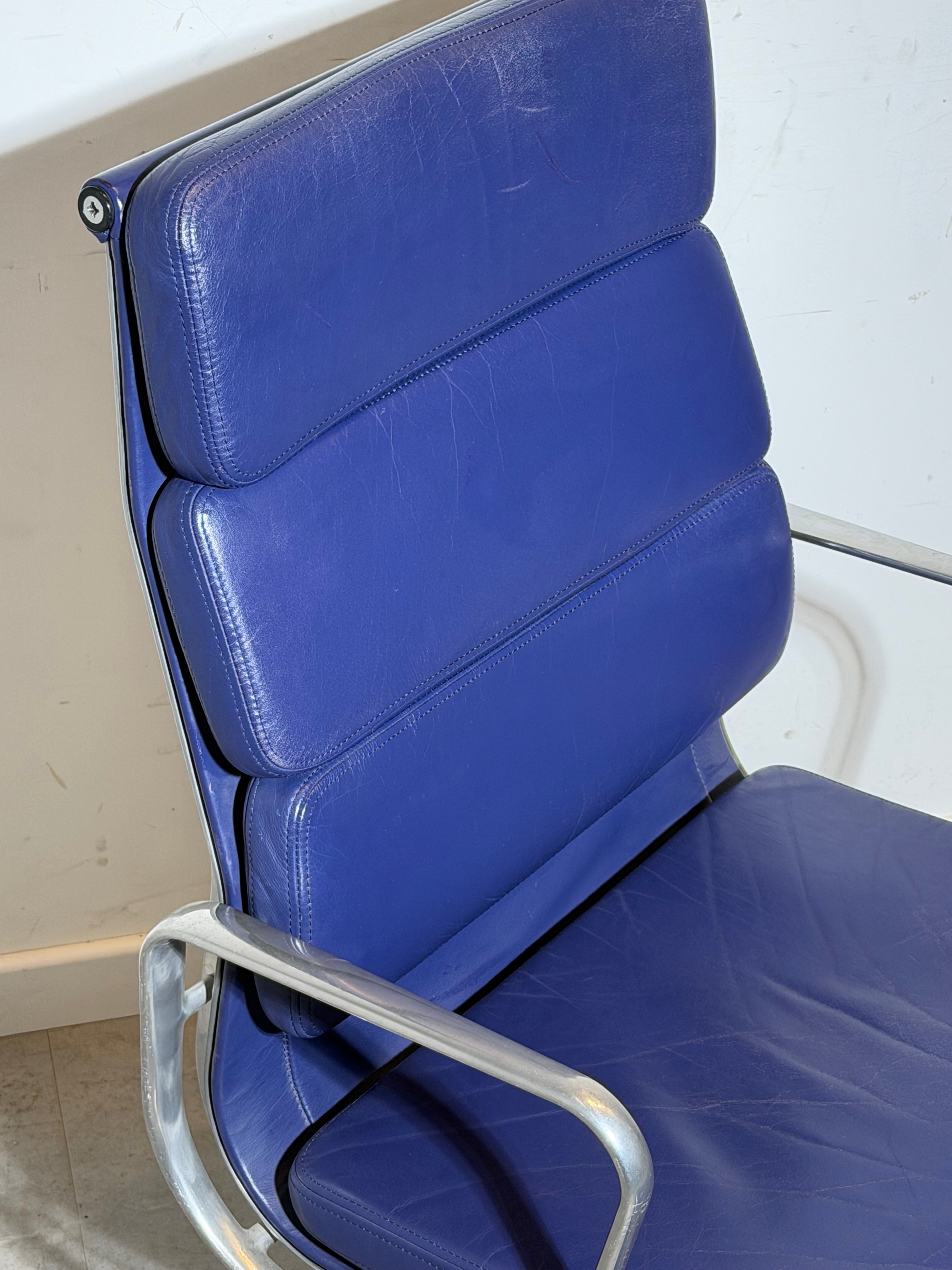 Vitra Charles &amp; Ray Eames EA 219 bureaustoel met zachte zitting