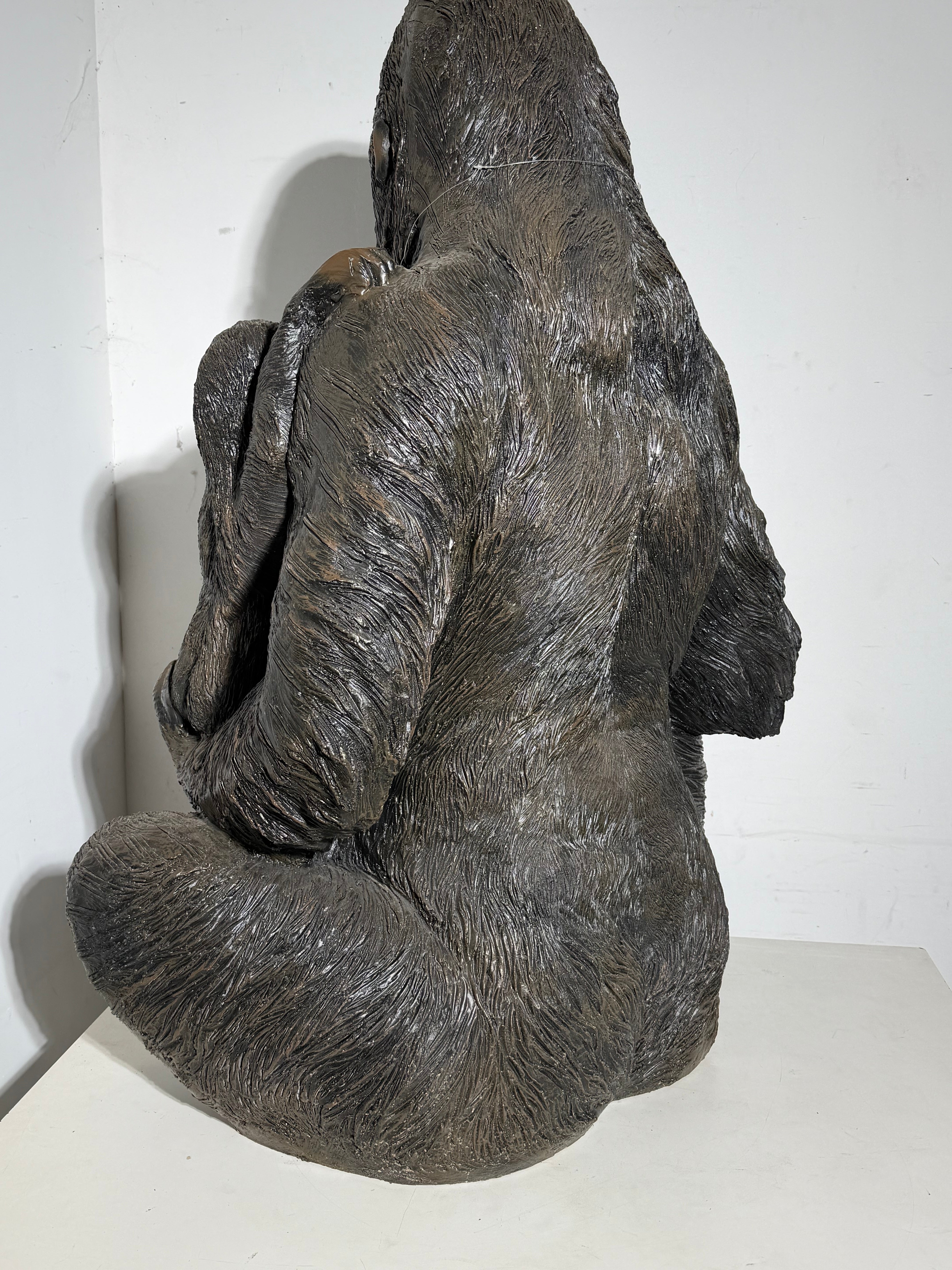 Gorilla Sculpture with Baby – Large Decorative Animal Statue – 120 × 90 cm