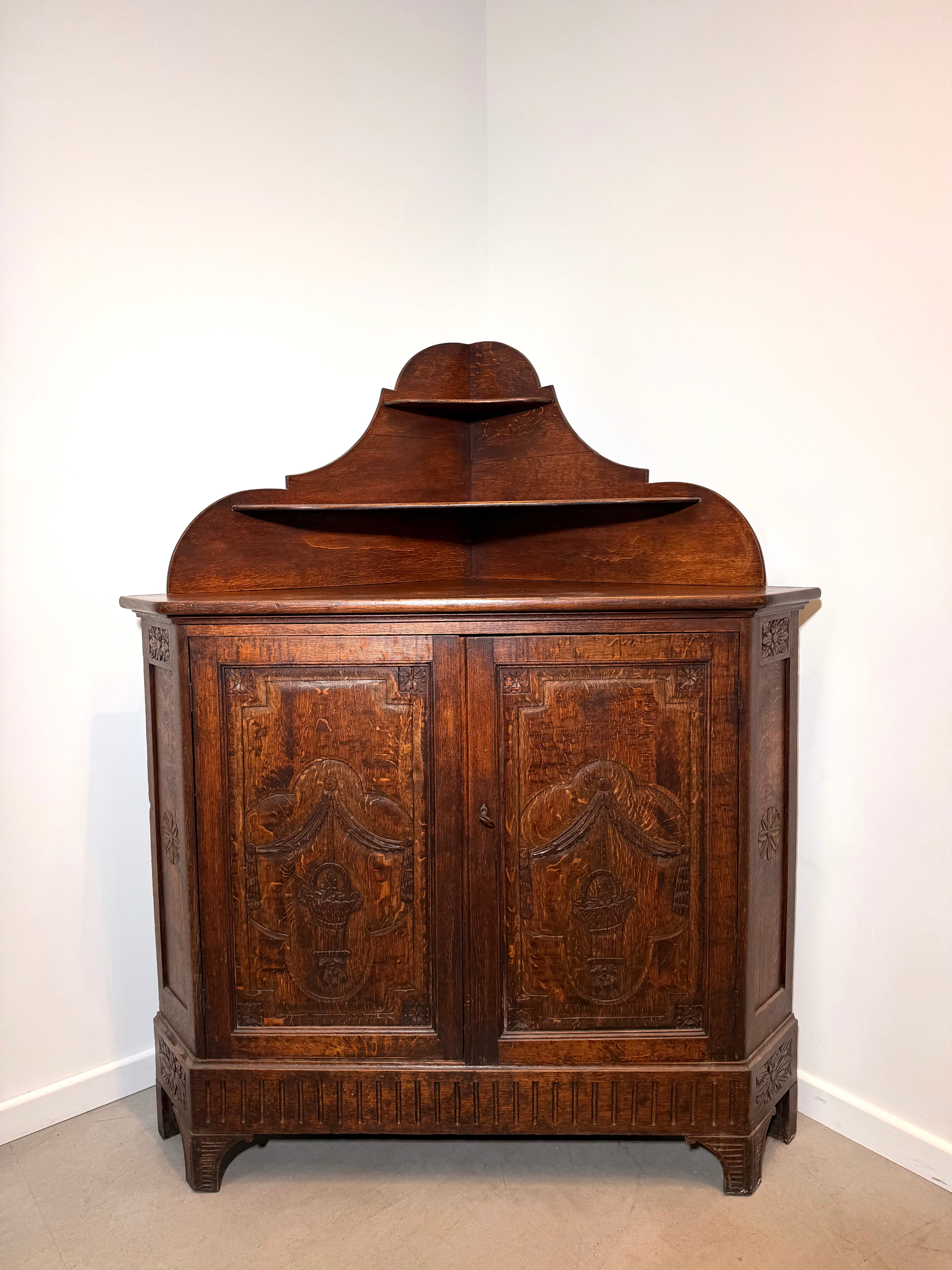 Antique Carved Oak Corner Cabinet with Shelved Top