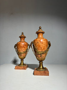 Pair of bronze d’ore “Cassolletes”