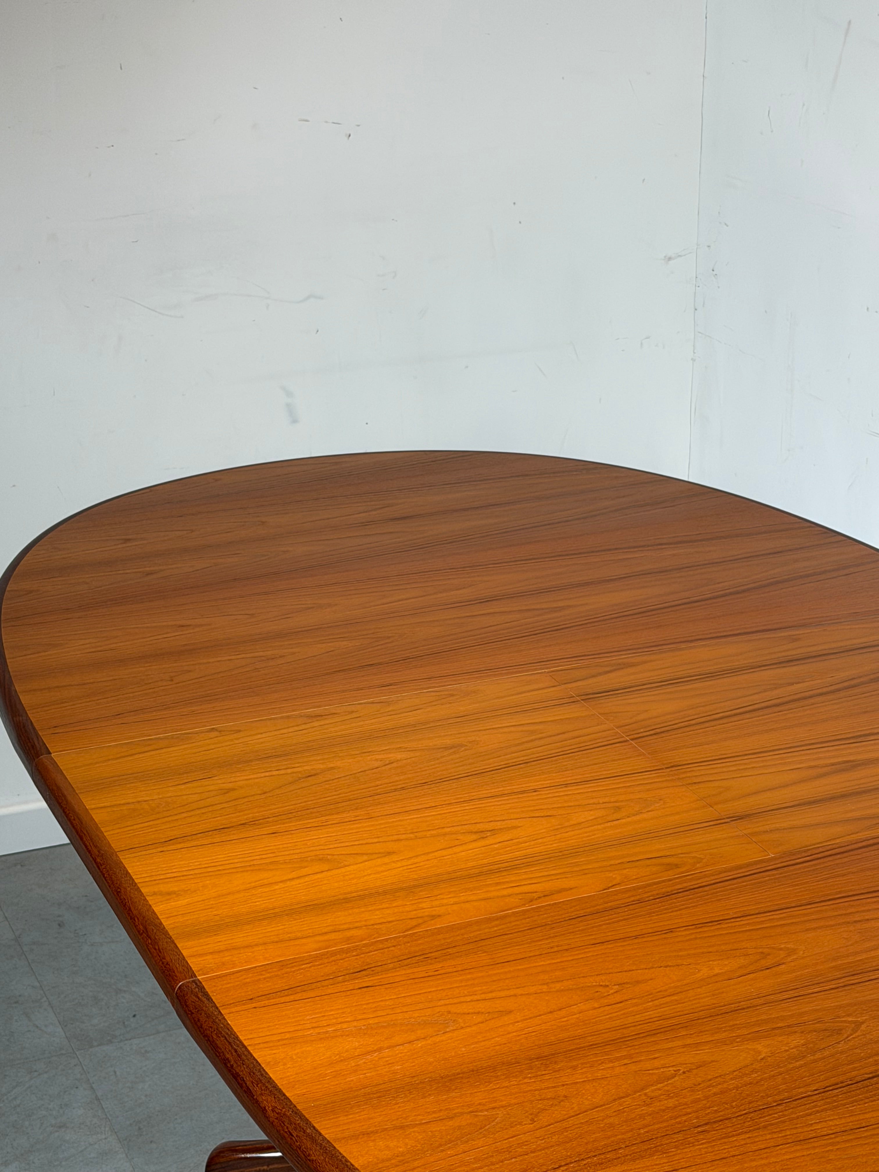G-Plan “Whale Tail” Extendable Dining Table – Teak (1960s)