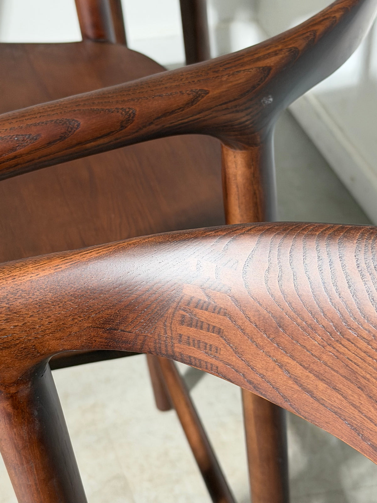 “Kobe” Bar Chair – Walnut Finish