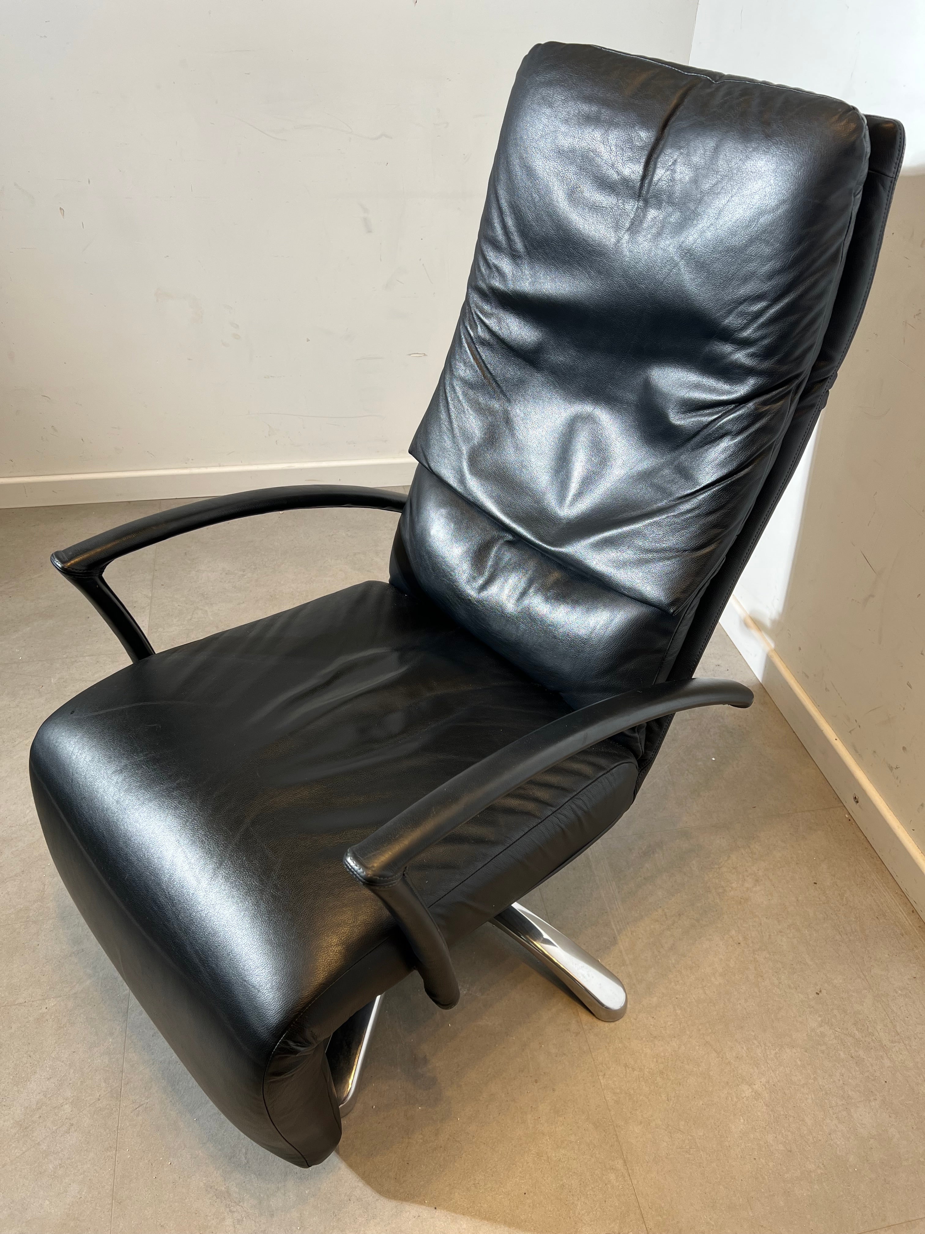 Durlet “Dayton” Leather Relax Armchair
