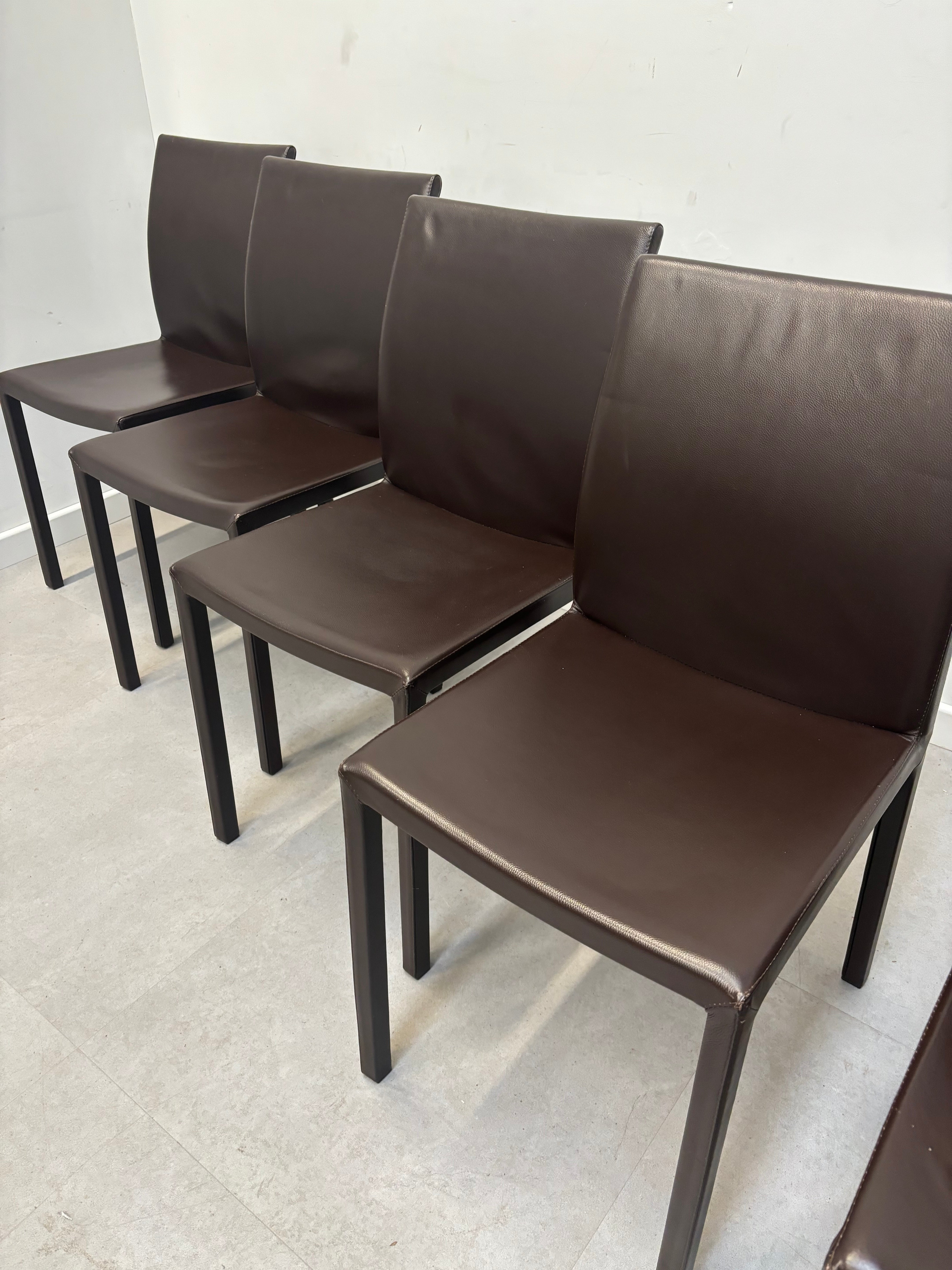 Ensemble de 8 chaises de salle à manger entièrement en cuir marron