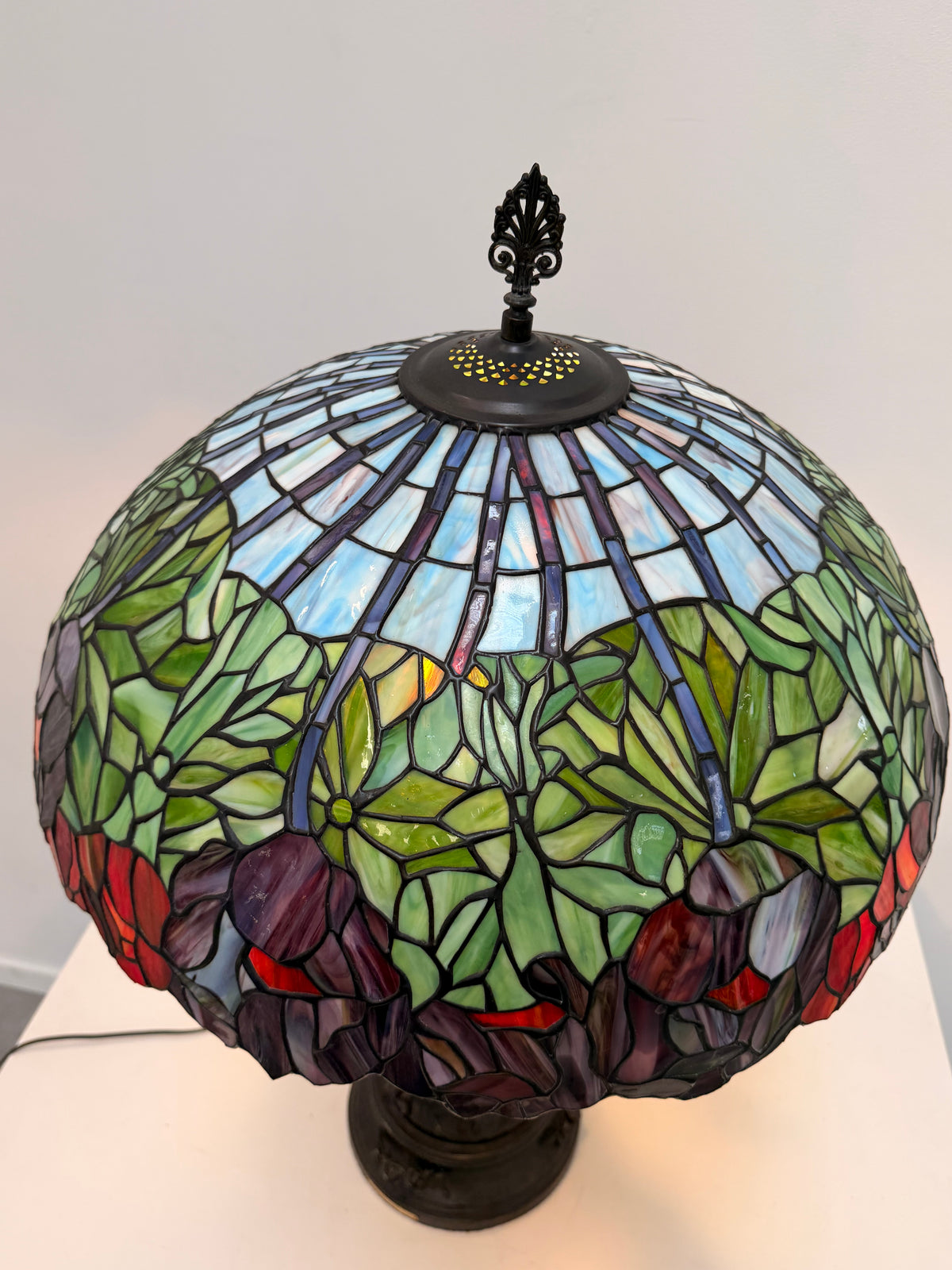 Large Tiffany-Style Stained Glass Table Lamp with Sculptural Female Base