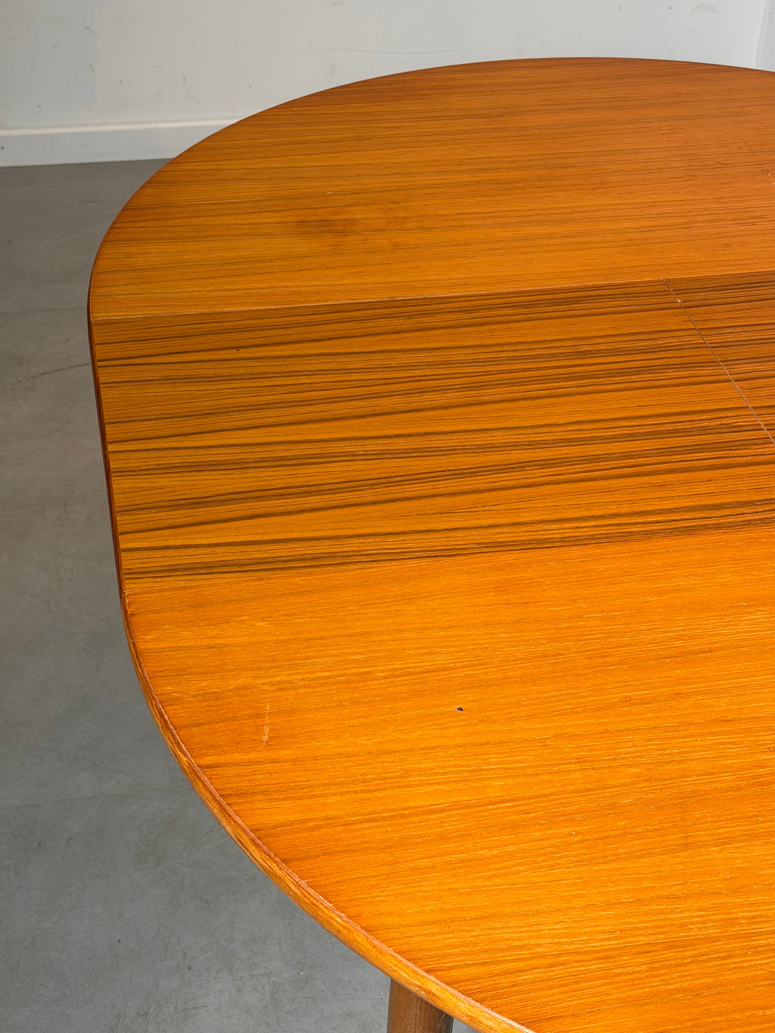 Vintage Teak Extendable Dining Table Ø110 / 155 cm | Mid Century Round Oval Dining Table