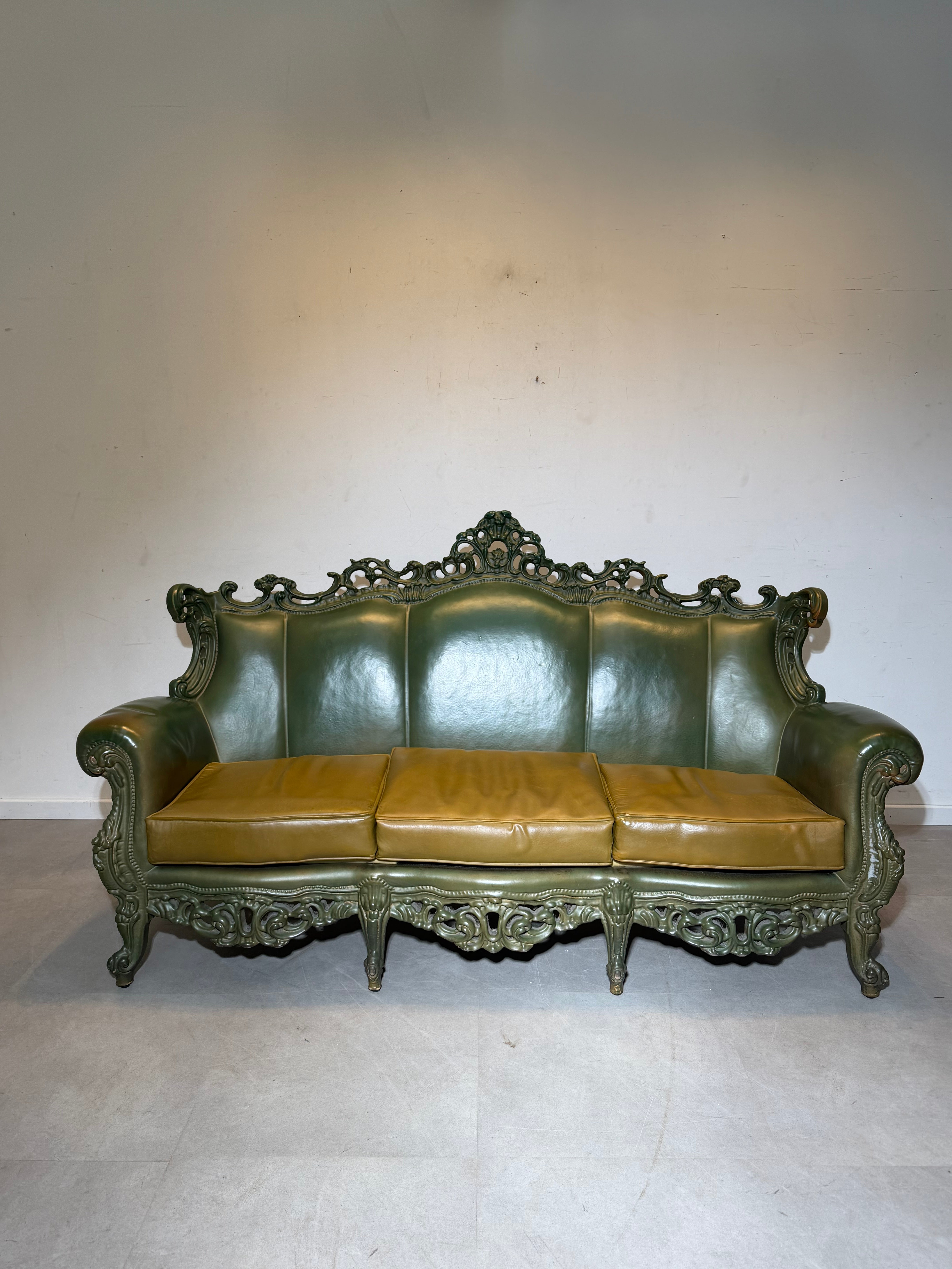 Sixinch Rococo Leather Sofa – Former Sofa of Bar Louis Leuven – 230 cm